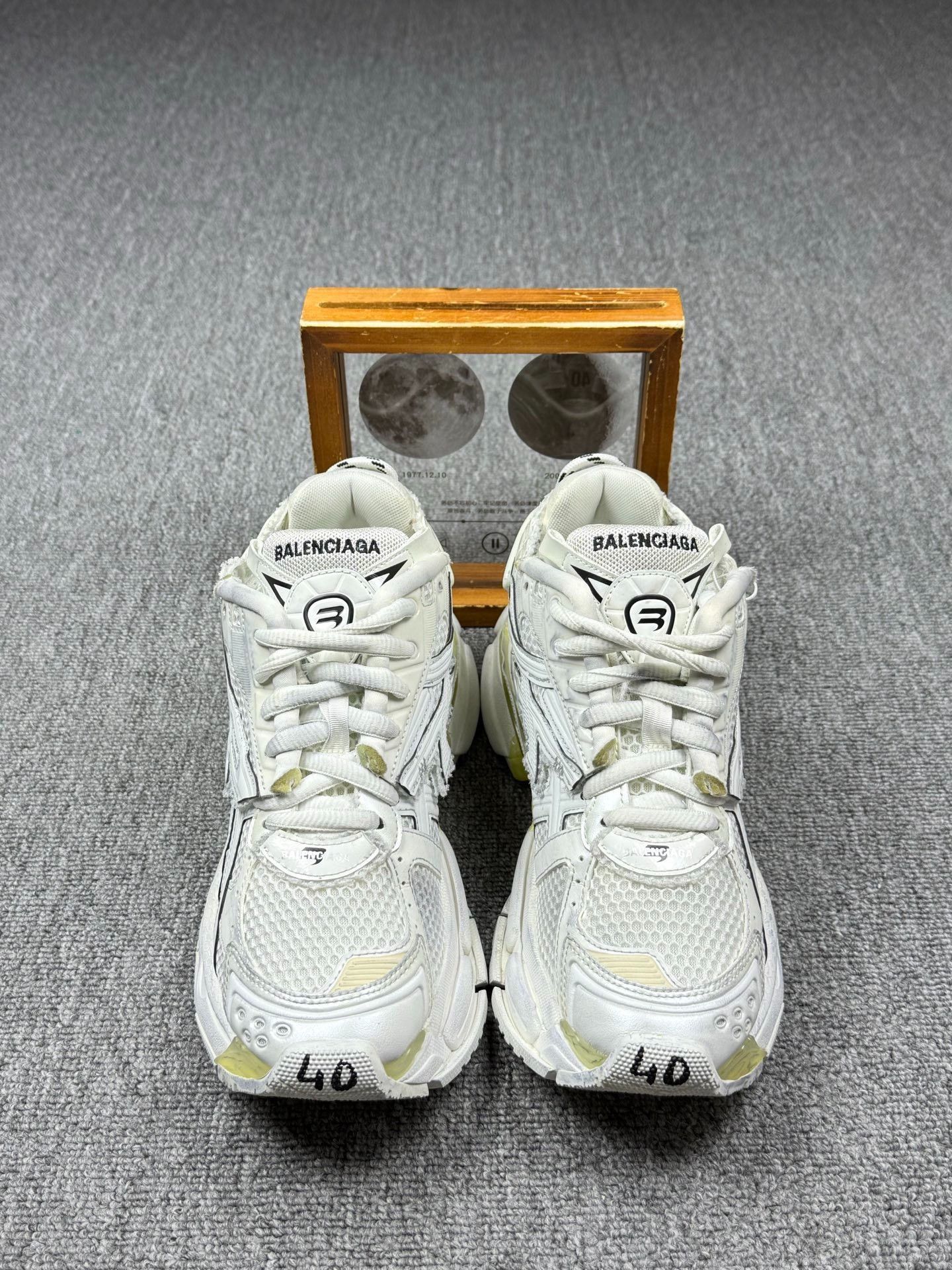 Balenciaga Balenciaga Running White Lowtop Sneakers 7 Men Size US 7 / EU 40 - 4 Thumbnail