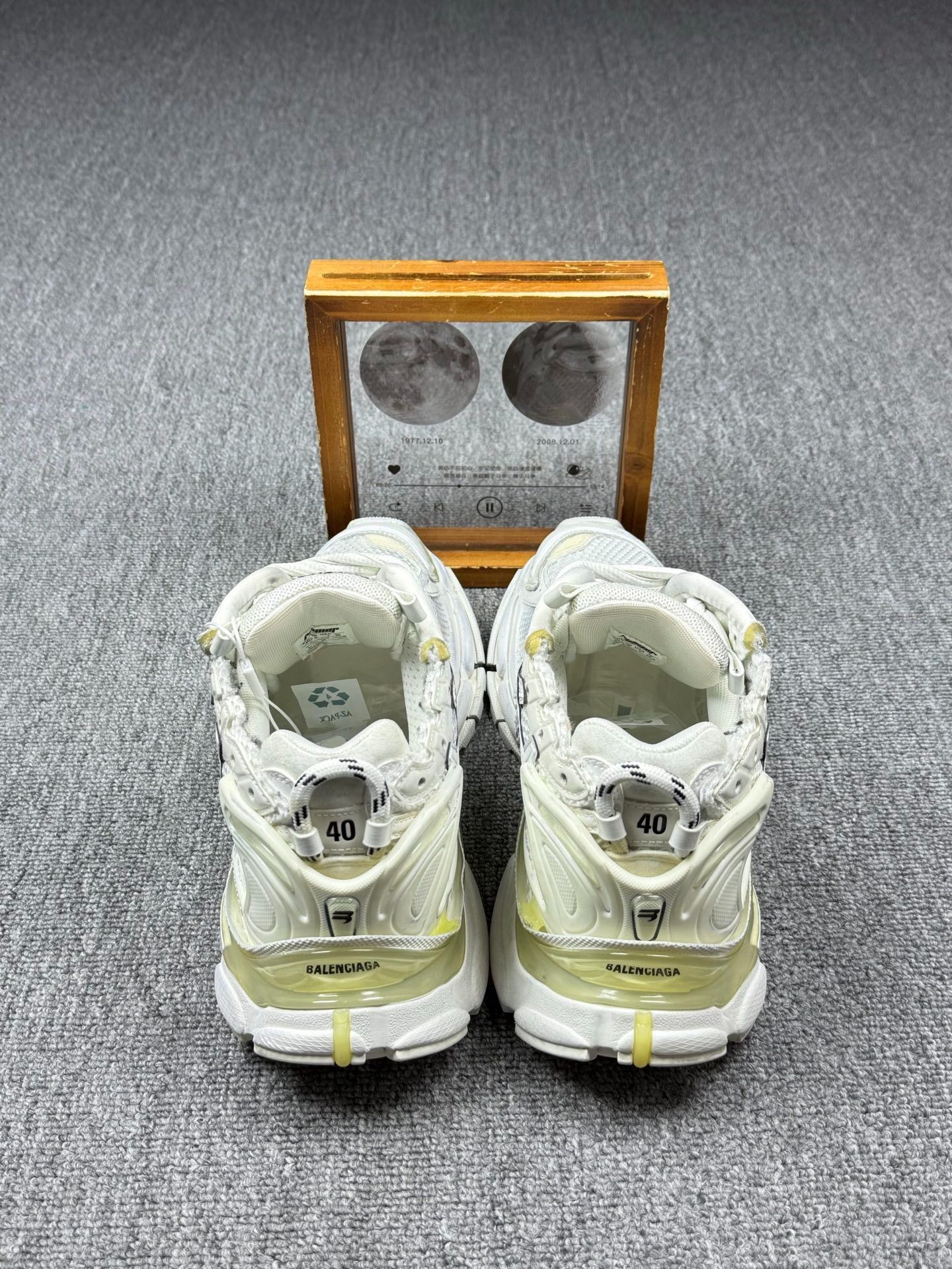 Balenciaga Balenciaga Running White Lowtop Sneakers 7 Men Size US 7 / EU 40 - 5 Thumbnail