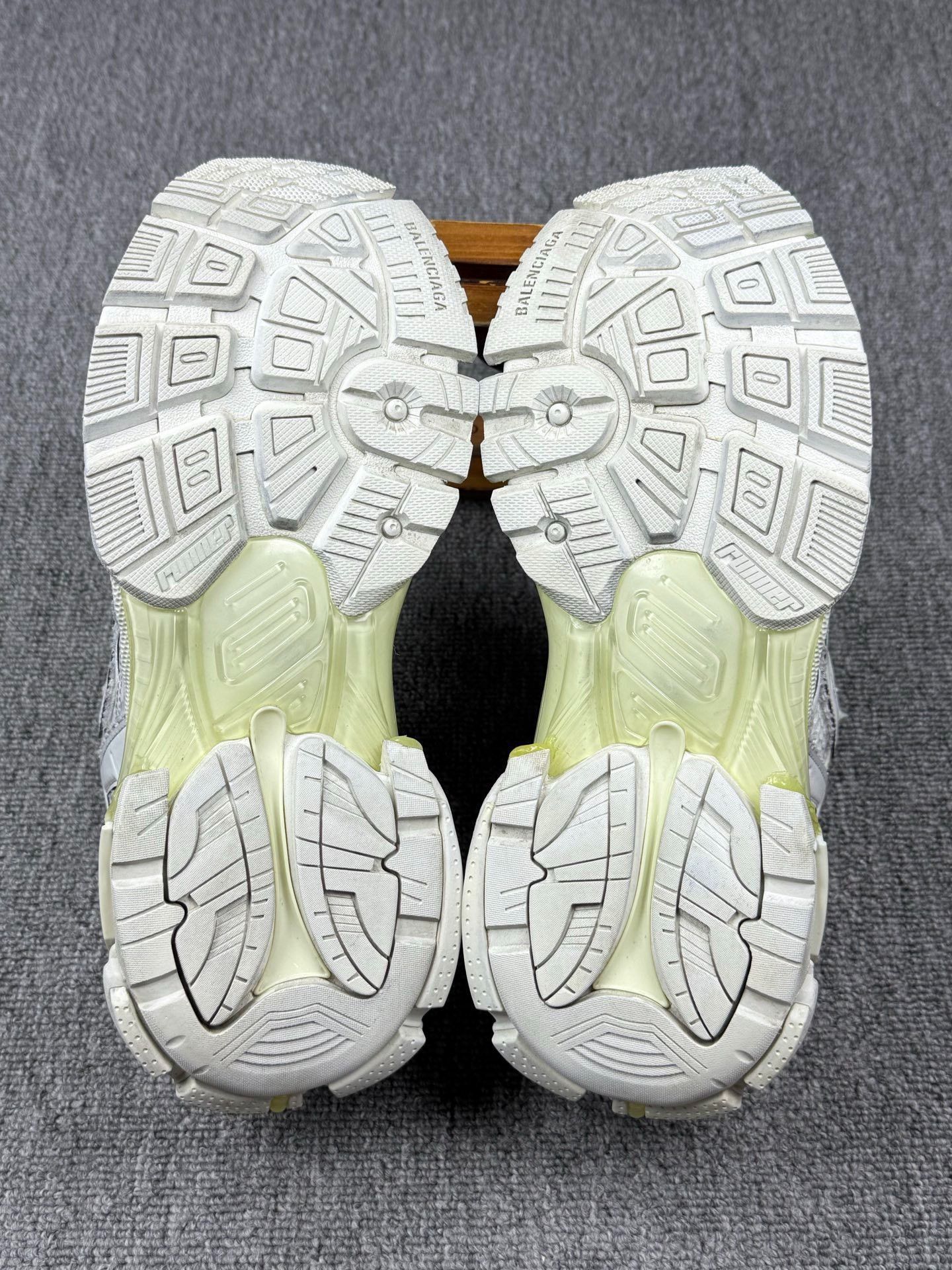 Balenciaga Balenciaga Running White Lowtop Sneakers 7 Men Size US 7 / EU 40 - 6 Thumbnail
