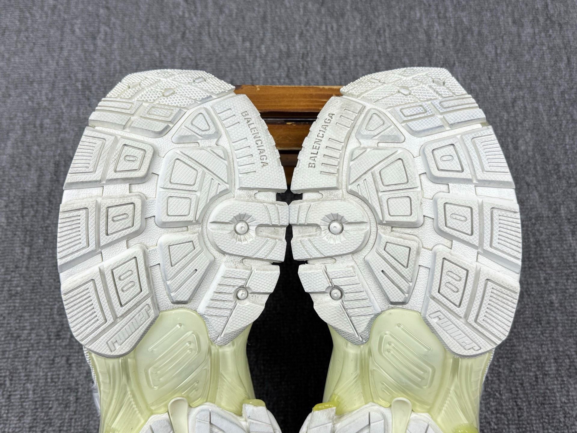 Balenciaga Balenciaga Running White Lowtop Sneakers 7 Men Size US 7 / EU 40 - 7 Thumbnail