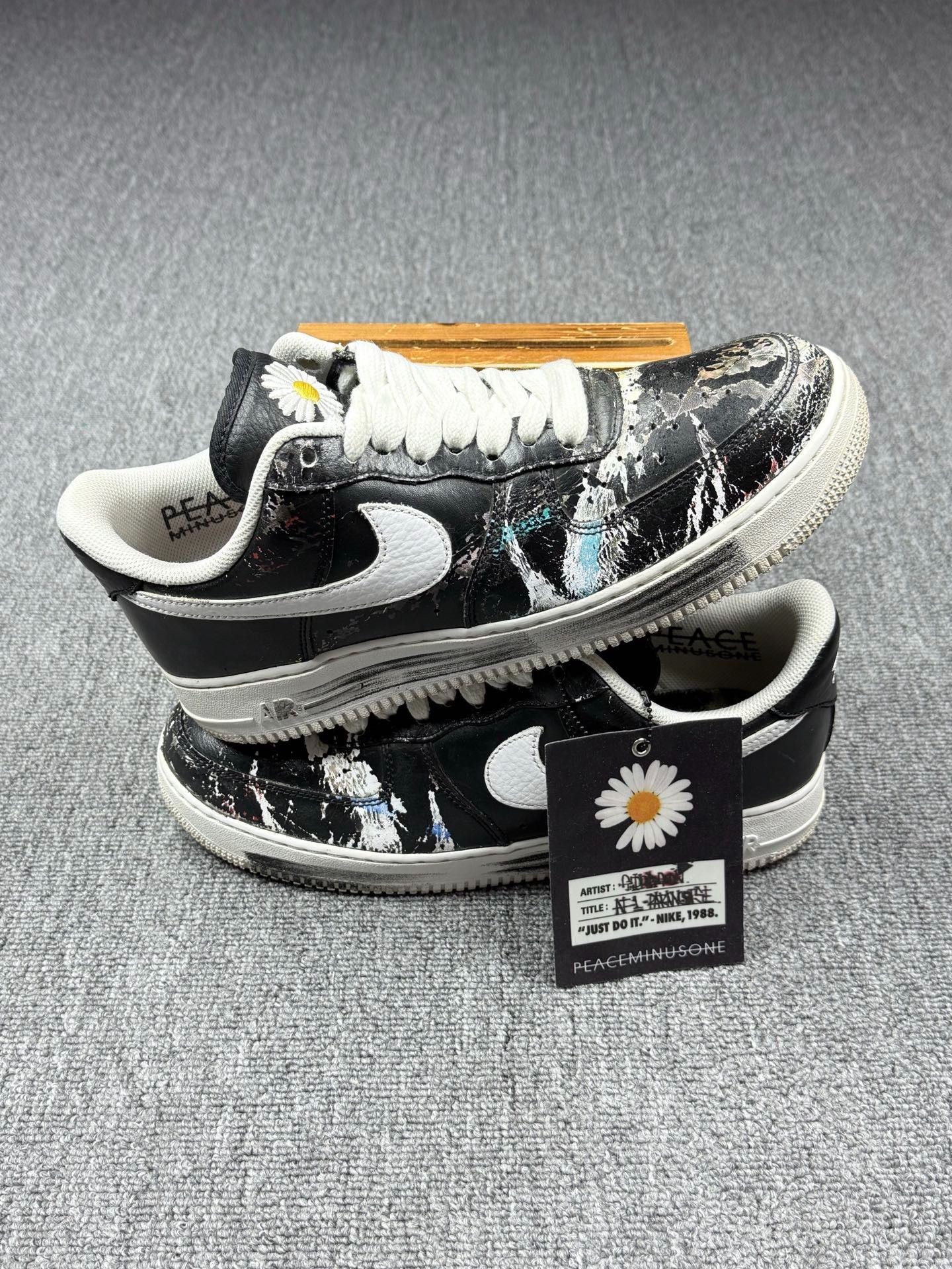 Nike AF1 Black Lowtop Sneakers 11 Men Size US 11 / EU 44 - 2 Thumbnail