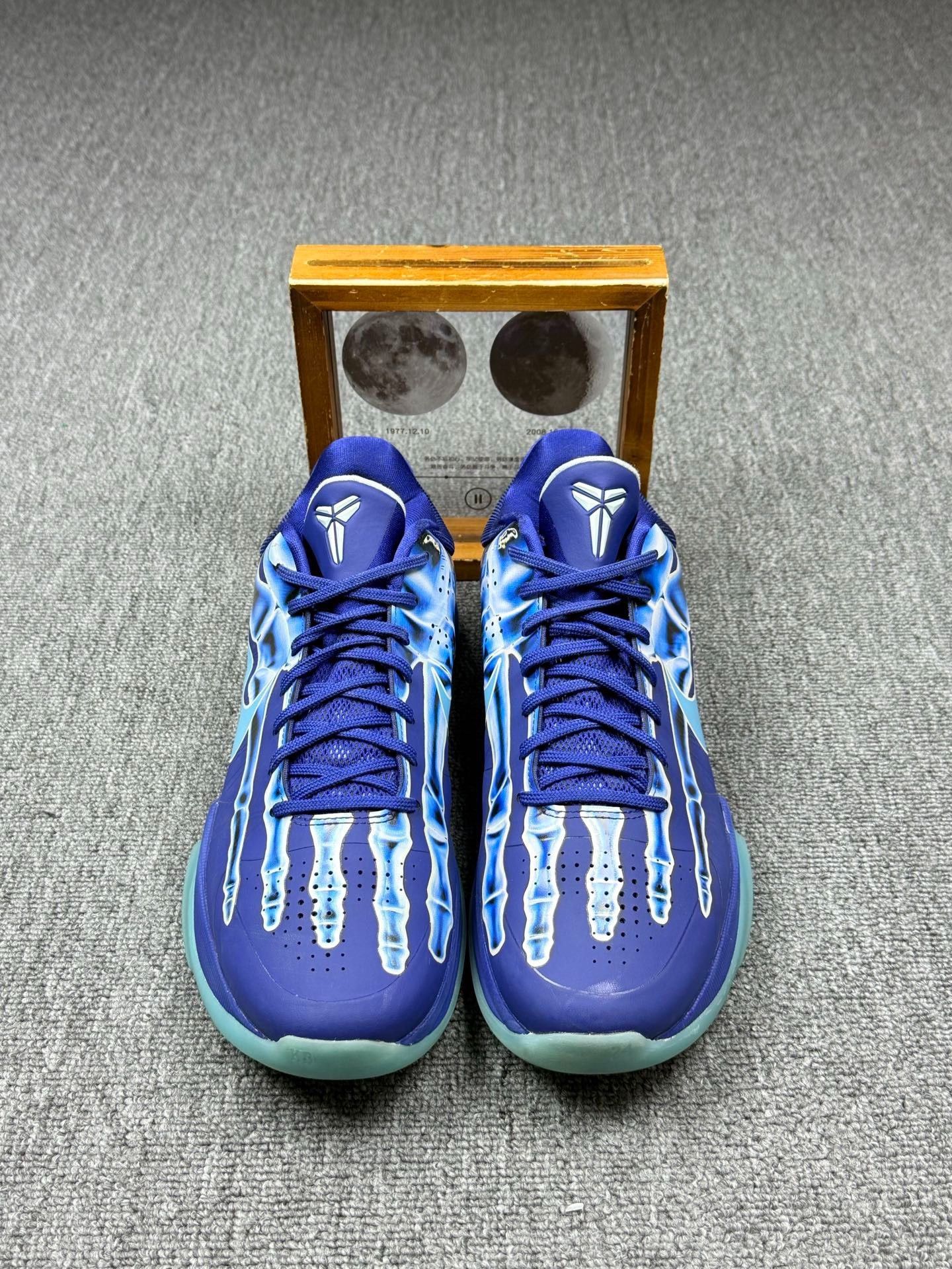Nike Nike KOBE5 Blue Lowtop Sneakers 12 Men Size US 12 / EU 45 - 4 Thumbnail