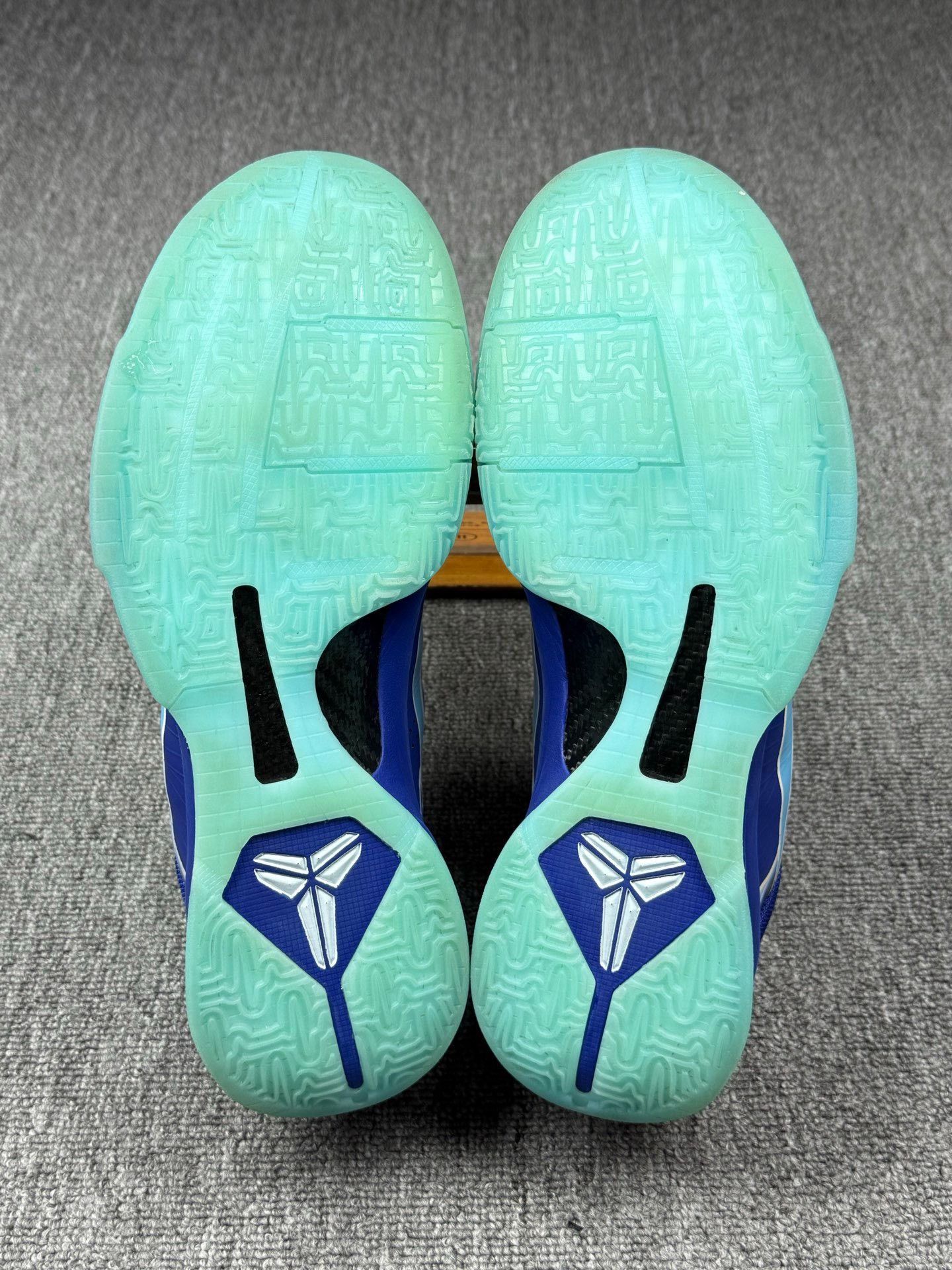 Nike Nike KOBE5 Blue Lowtop Sneakers 12 Men Size US 12 / EU 45 - 6 Thumbnail