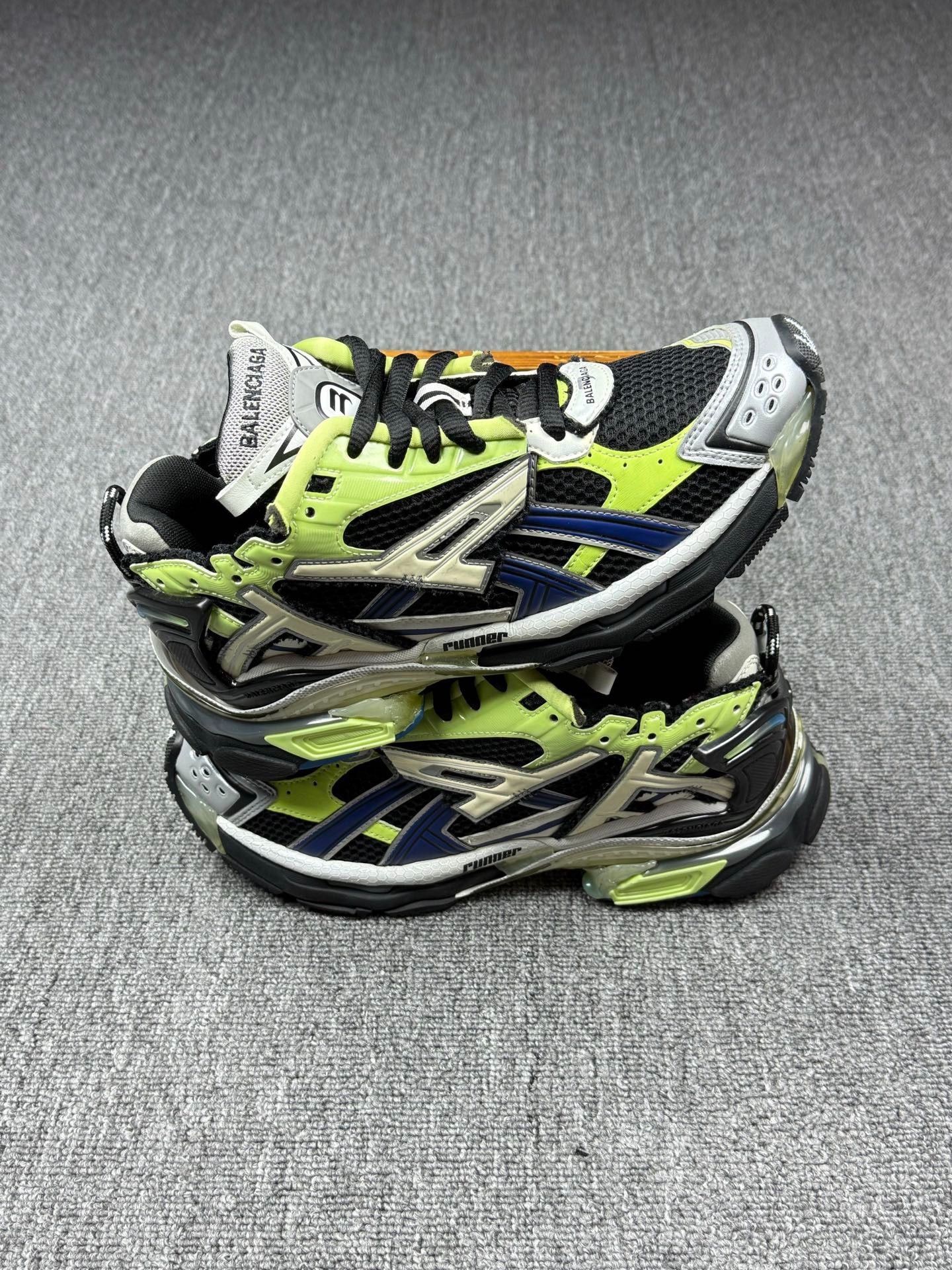 Balenciaga Balenciaga Running Multi Lowtop Sneakers 8 Men Size US 8 / EU 41 - 2 Thumbnail