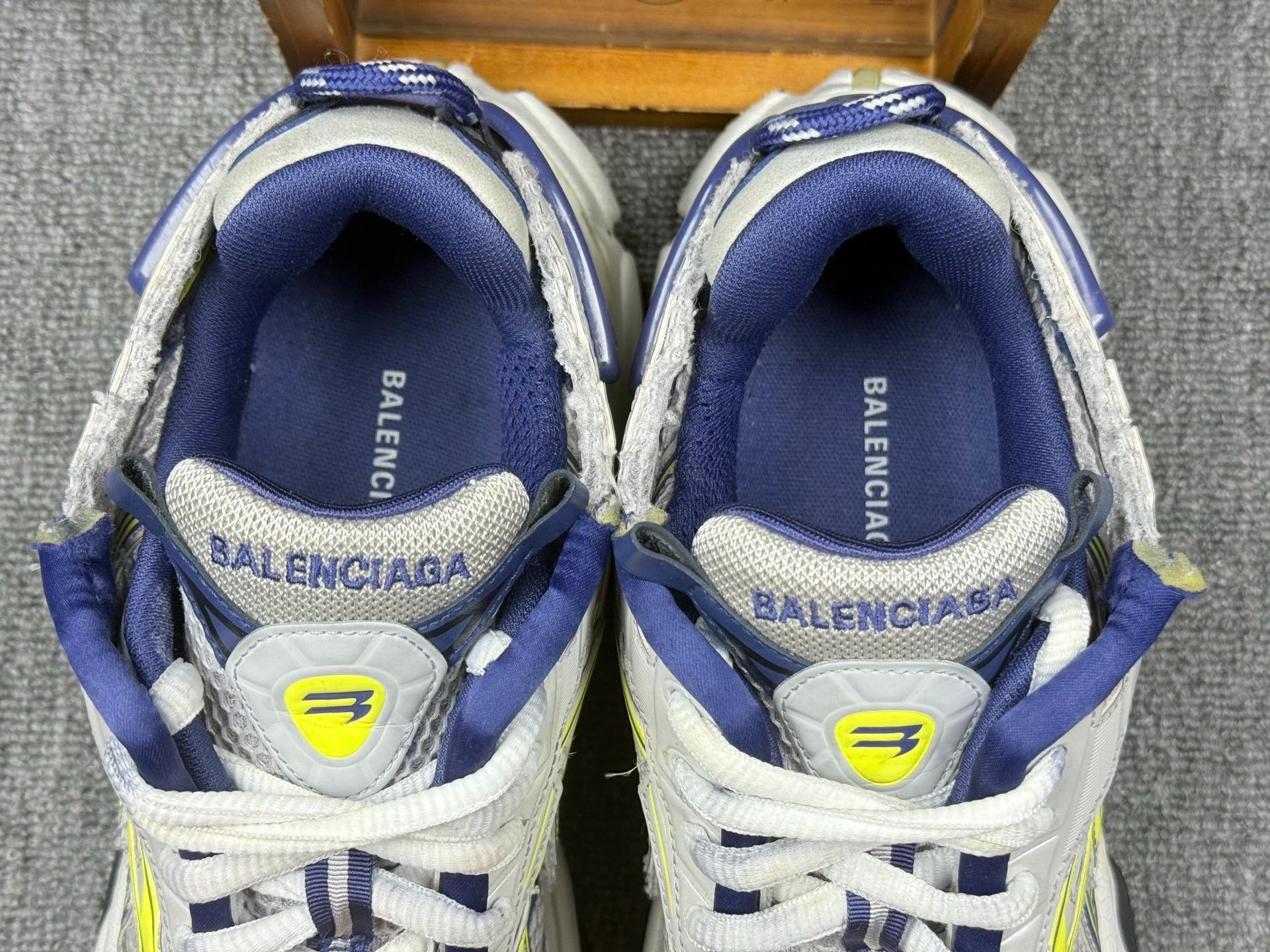 Balenciaga Balenciaga Running Blue Lowtop Sneakers 9 Men Size US 9 / EU 42 - 9 Thumbnail