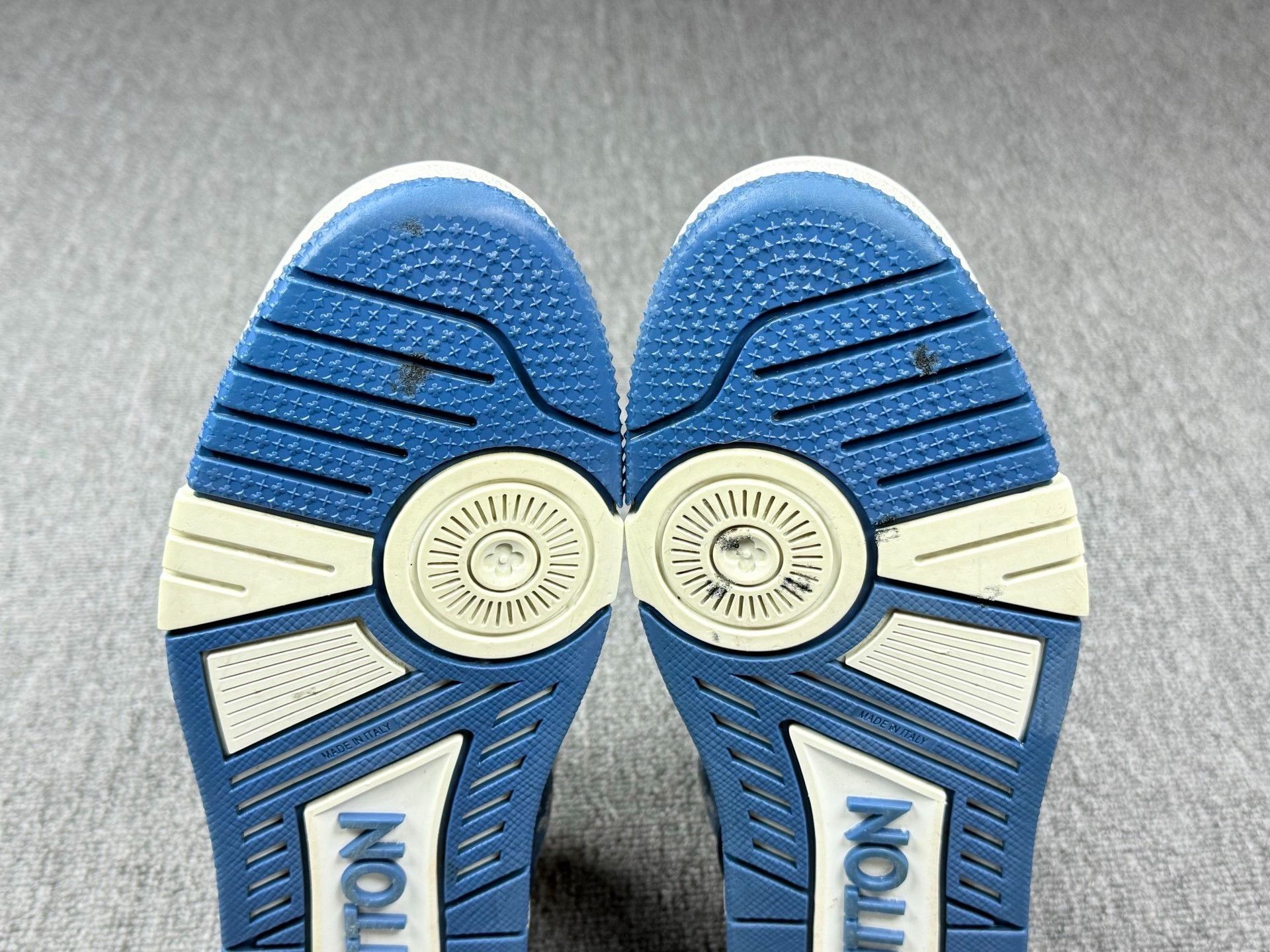 Louis Vuitton Louis Vuitton Training Blue Lowtop Sneakers 8 Men Size US 8 / EU 41 - 7 Thumbnail