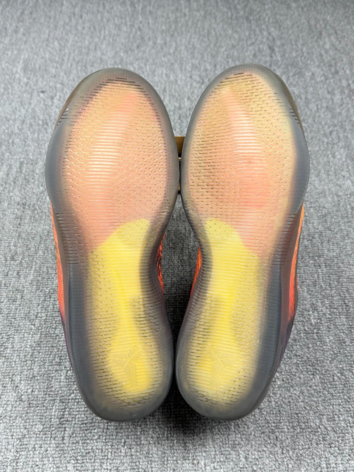 Nike Nike KOBE11 Yellow Lowtop Sneakers 9 Men Size US 9 / EU 42 - 6 Thumbnail