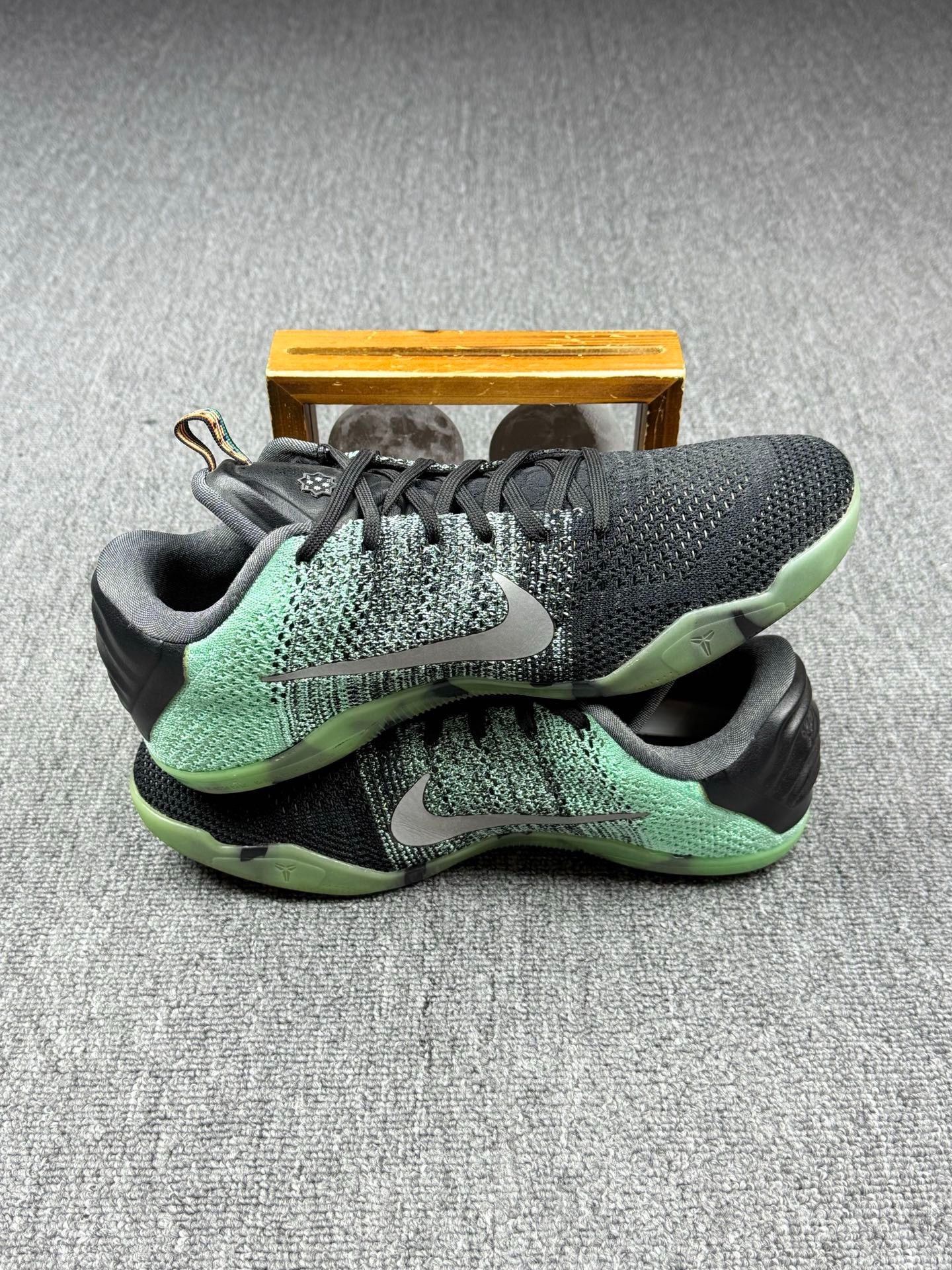 Nike Nike KOBE11 Gradient Multi Lowtop Sneakers 10 Men Size US 10 / EU 43 - 3 Thumbnail