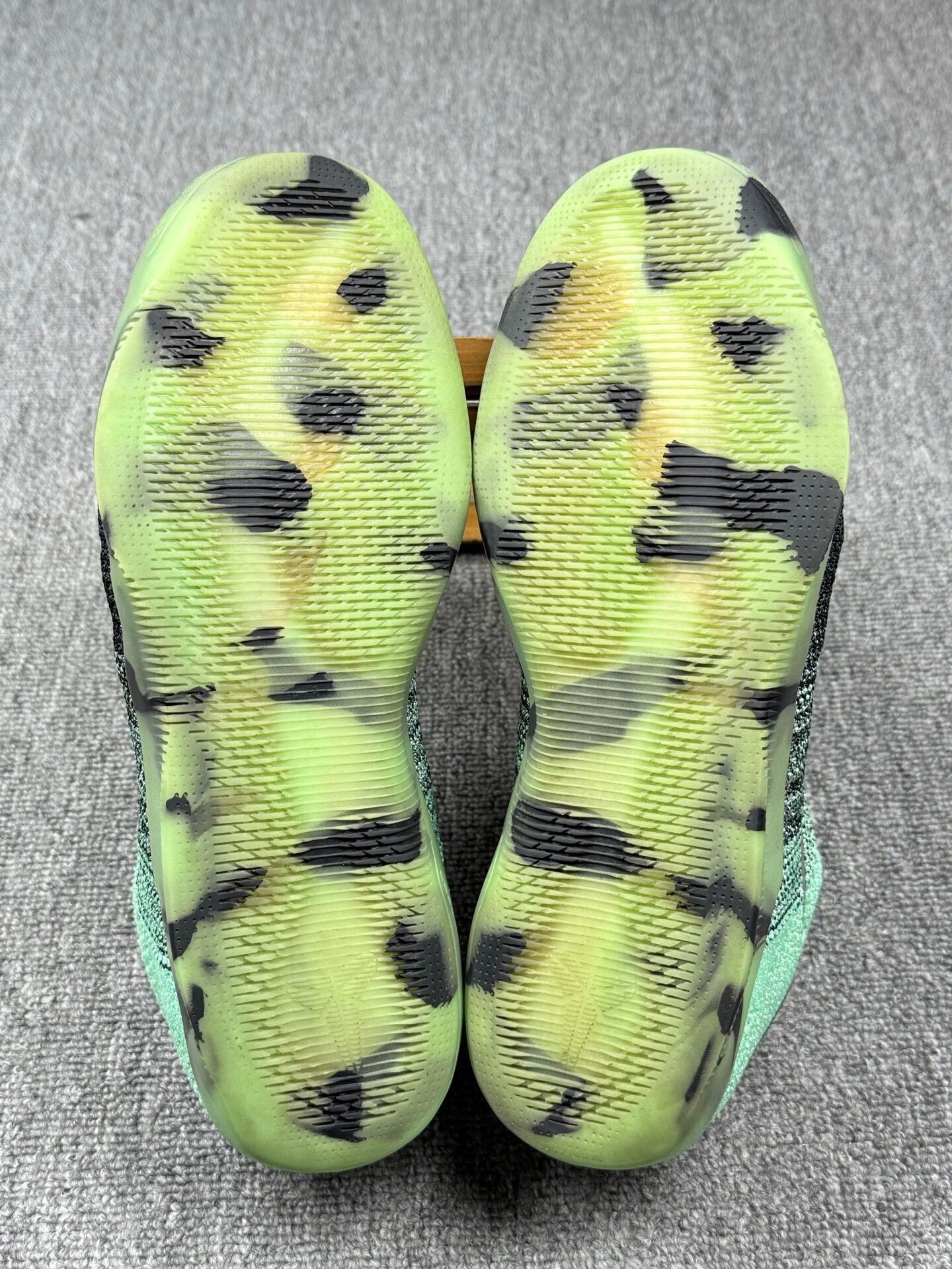 Nike Nike KOBE11 Gradient Multi Lowtop Sneakers 10 Men Size US 10 / EU 43 - 6 Thumbnail