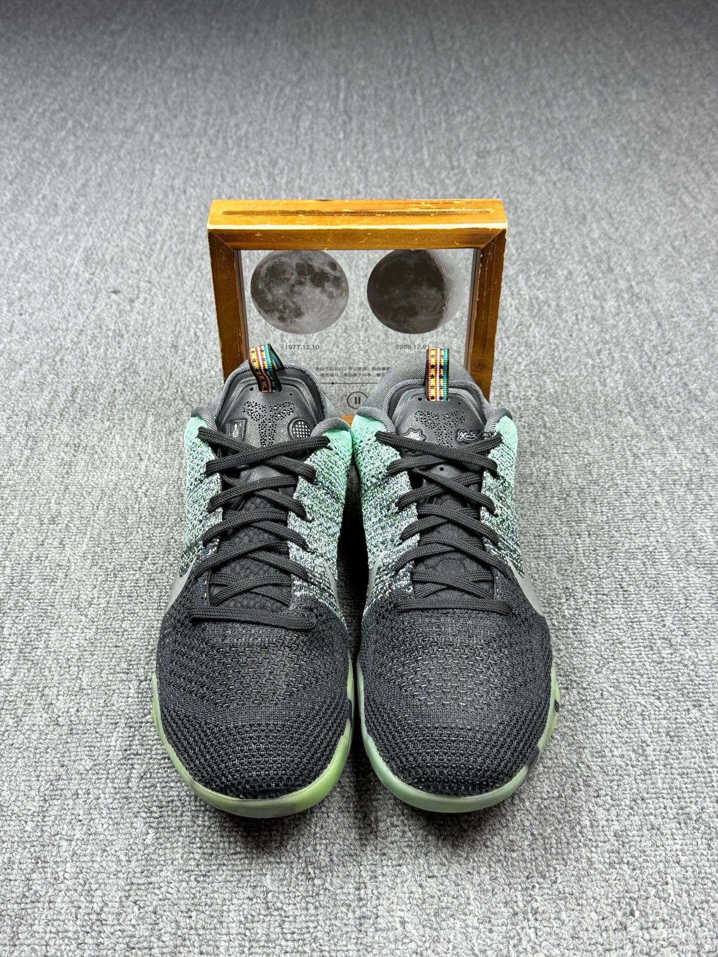Nike Nike KOBE11 Gradient Multi Lowtop Sneakers 10 Men Size US 10 / EU 43 - 4 Thumbnail