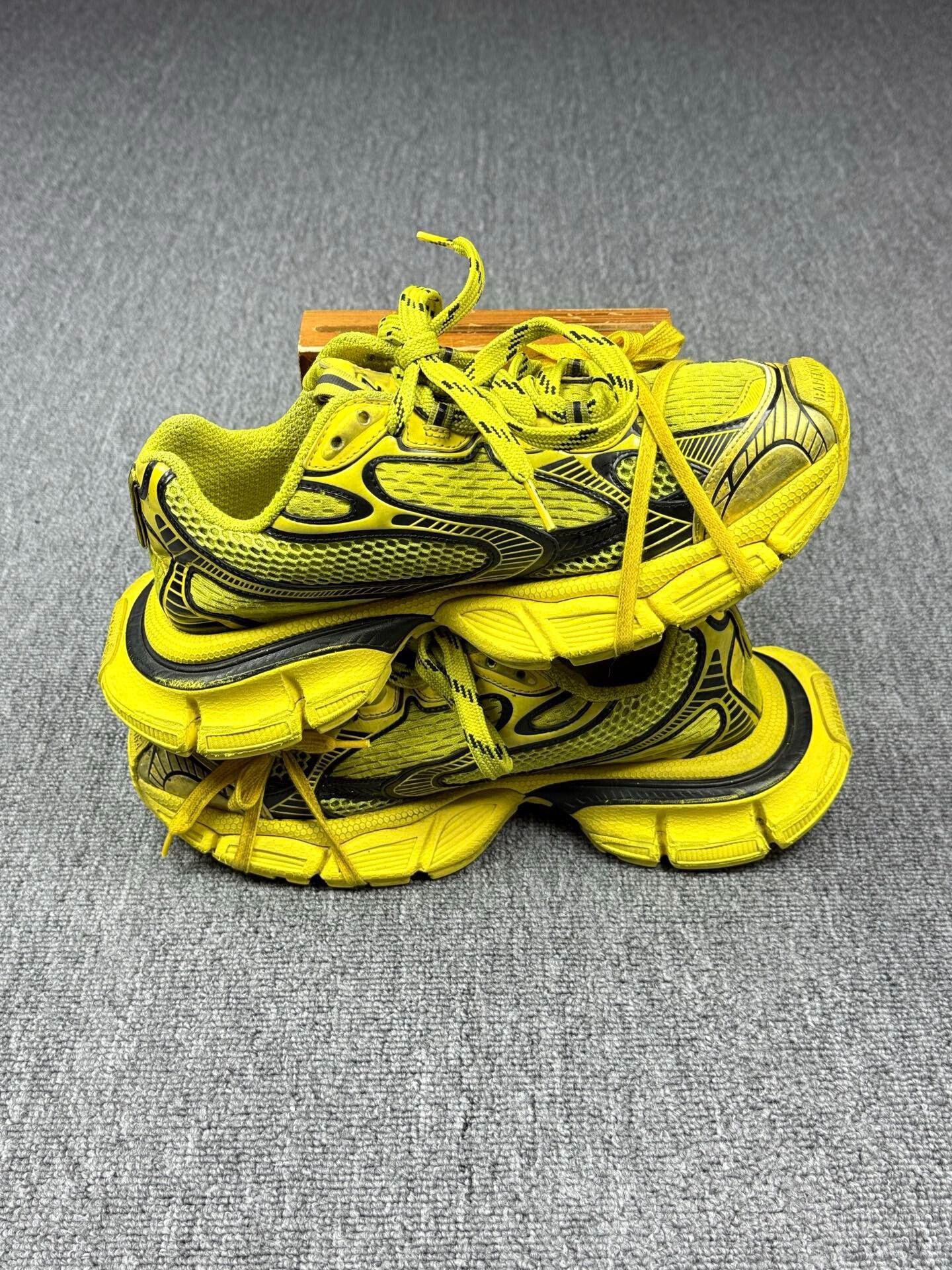 Balenciaga Balenciaga Yellow Lowtop Sneakers 9 Men Size US 9 / EU 42 - 3 Thumbnail