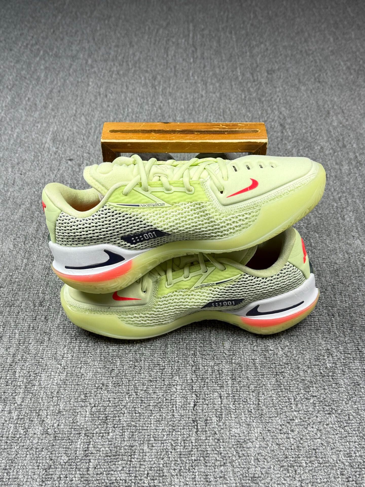 Balenciaga Balenciaga Green Lowtop Sneakers 7 Men Size US 7 / EU 40 - 3 Thumbnail
