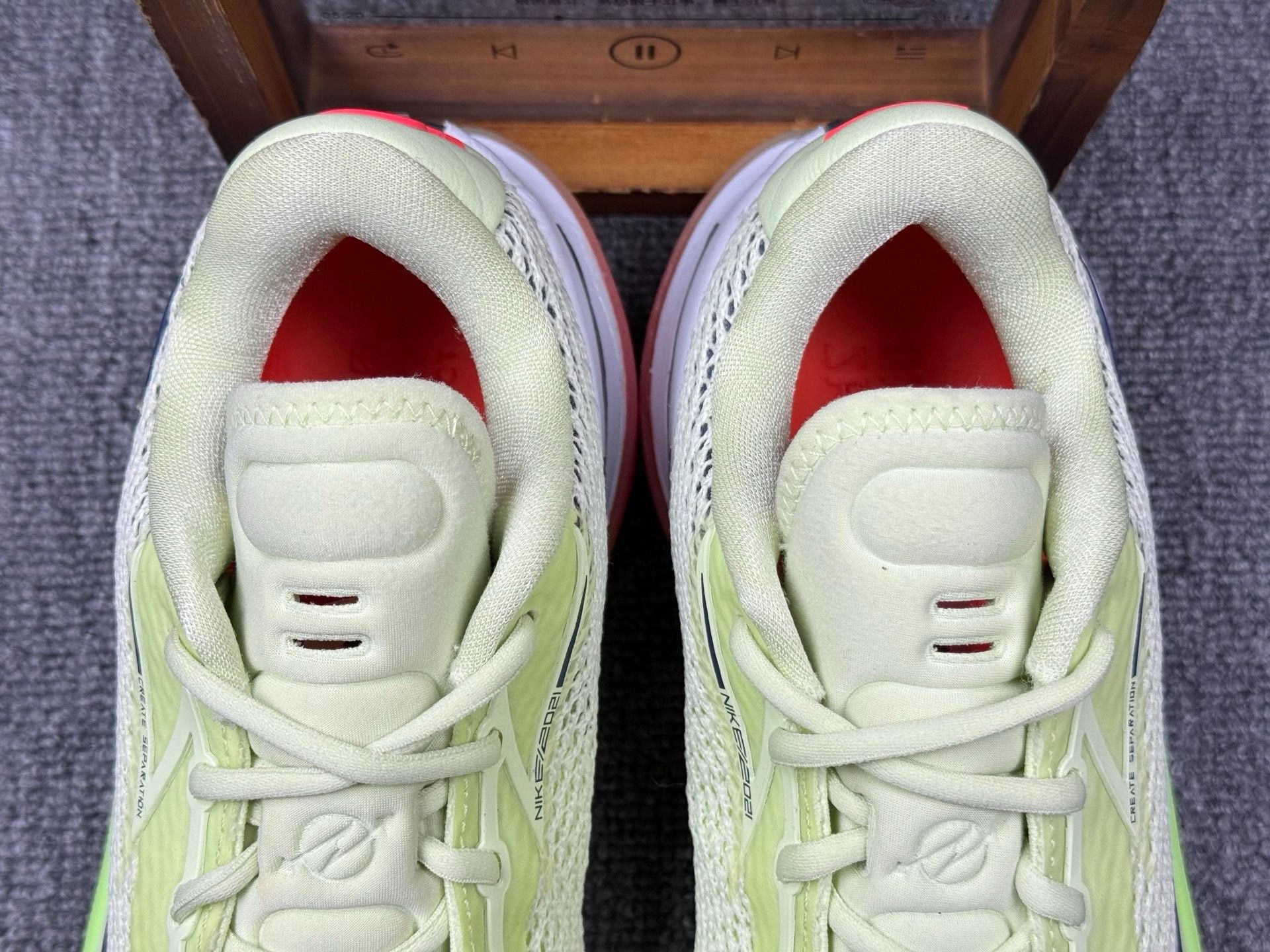 Balenciaga Balenciaga Green Lowtop Sneakers 7 Men Size US 7 / EU 40 - 9 Thumbnail