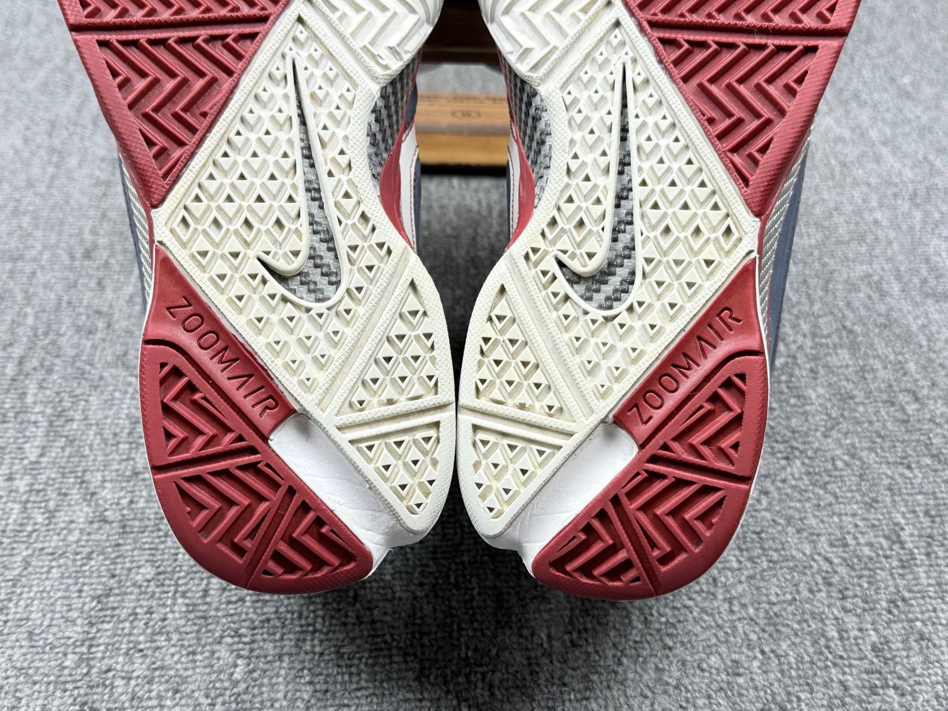 Nike Nike KOBE1 Lowtop Sneakers 9 Men Size US 9 / EU 42 - 8 Thumbnail