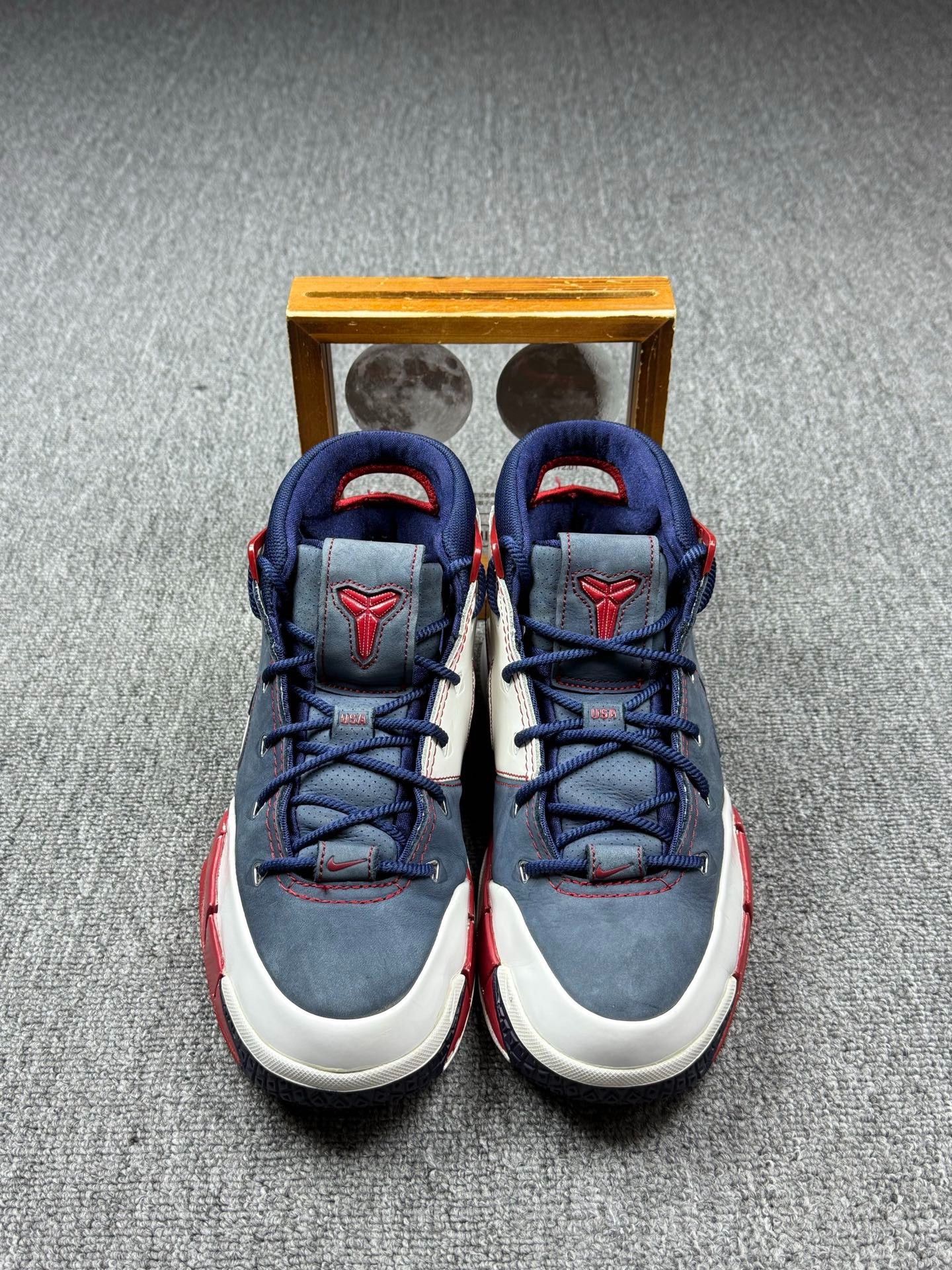 Nike Nike KOBE1 Lowtop Sneakers 9 Men Size US 9 / EU 42 - 4 Thumbnail