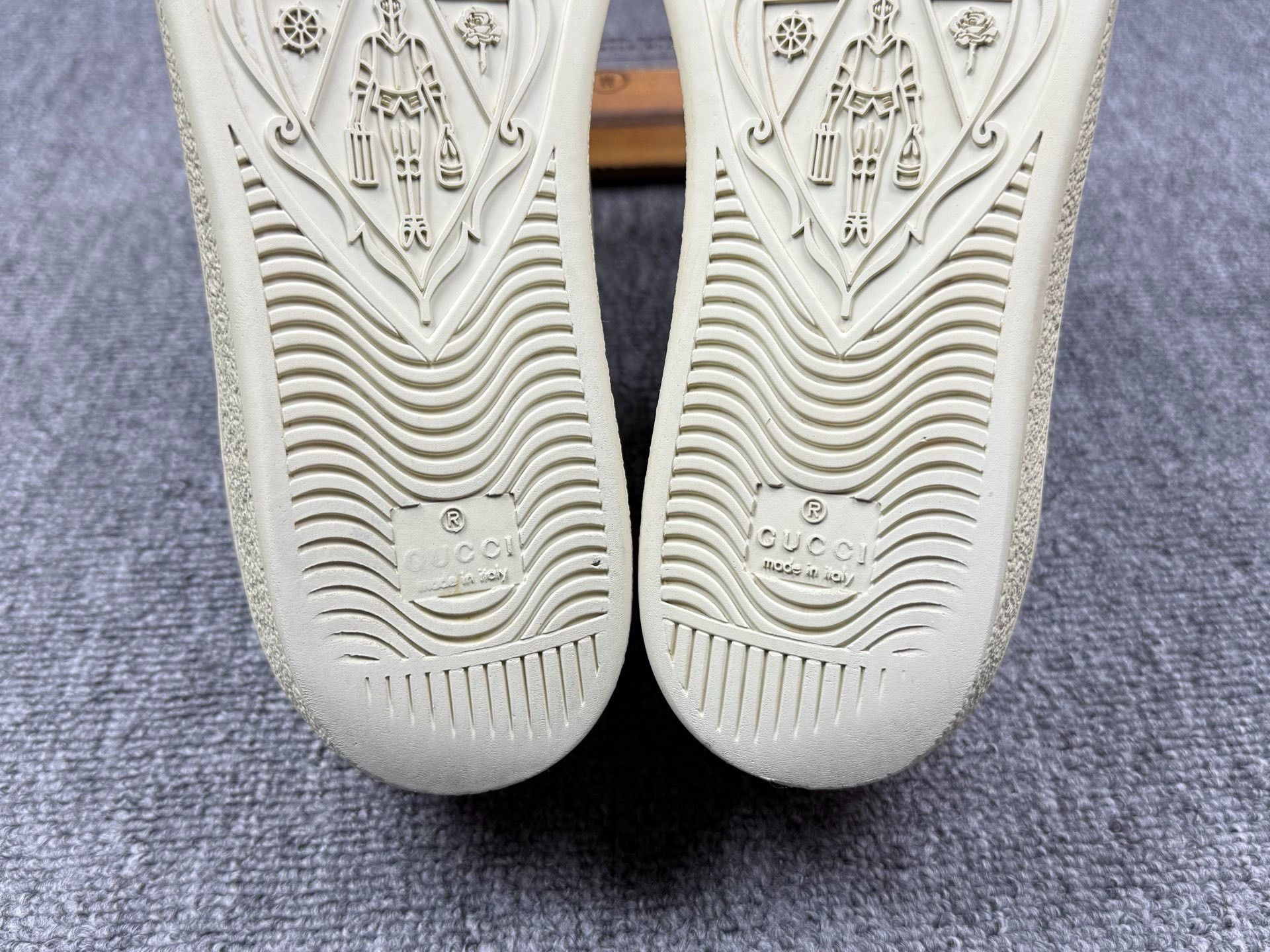 Gucci Gucci Printed Beige Lowtop Sneakers 5.5 Men Size US 5.5 / EU 38 - 8 Thumbnail