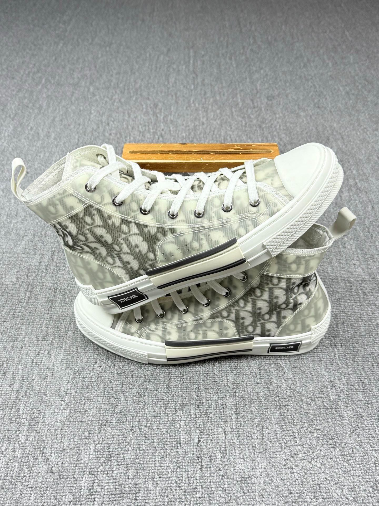 Dior Dior Black Hitop Sneakers 9 Men Size US 9 / EU 42 - 2 Thumbnail