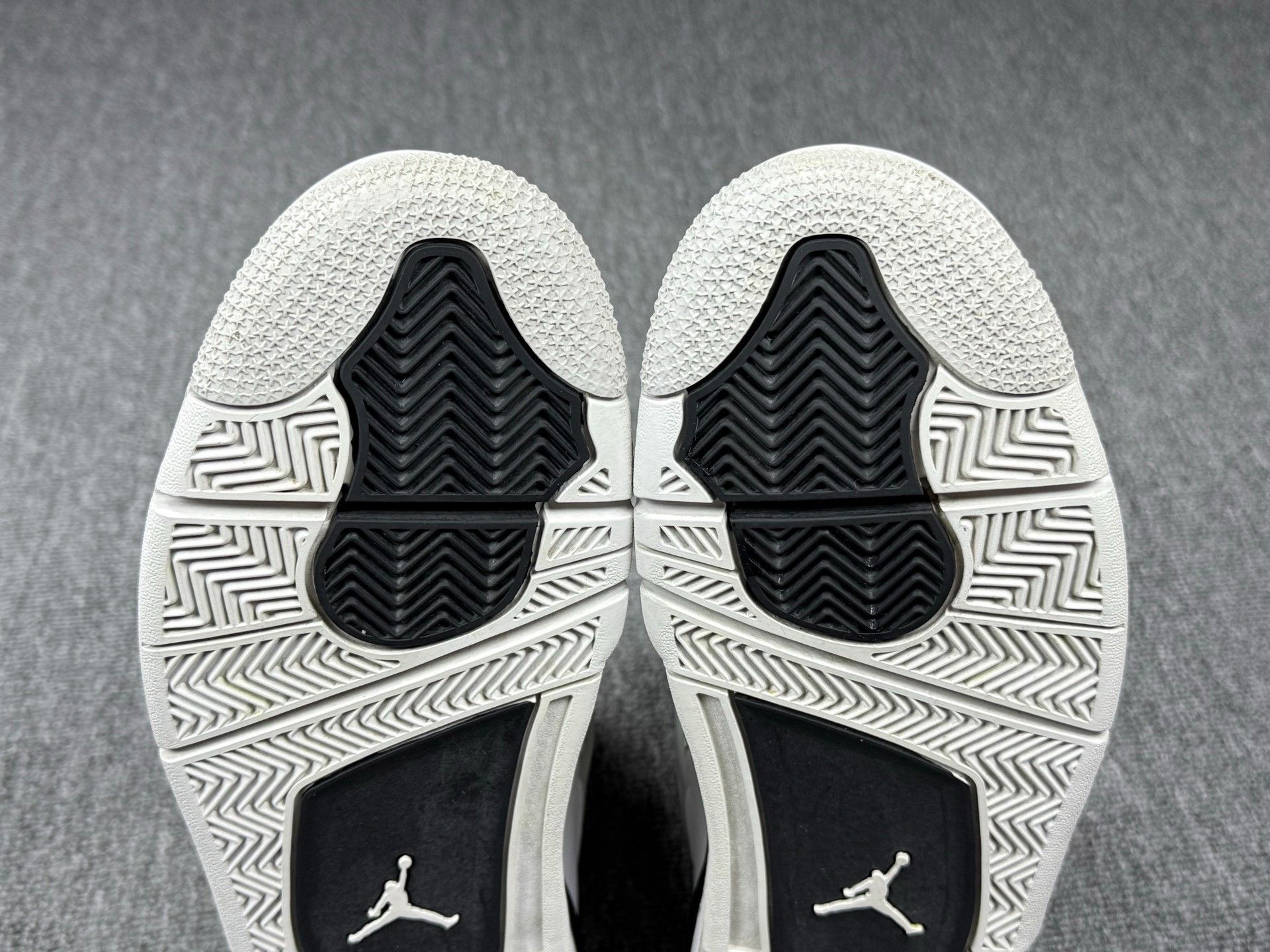 Nike Nike AJ4 Multi Lowtop Sneakers 12 Men Size US 12 / EU 45 - 7 Thumbnail