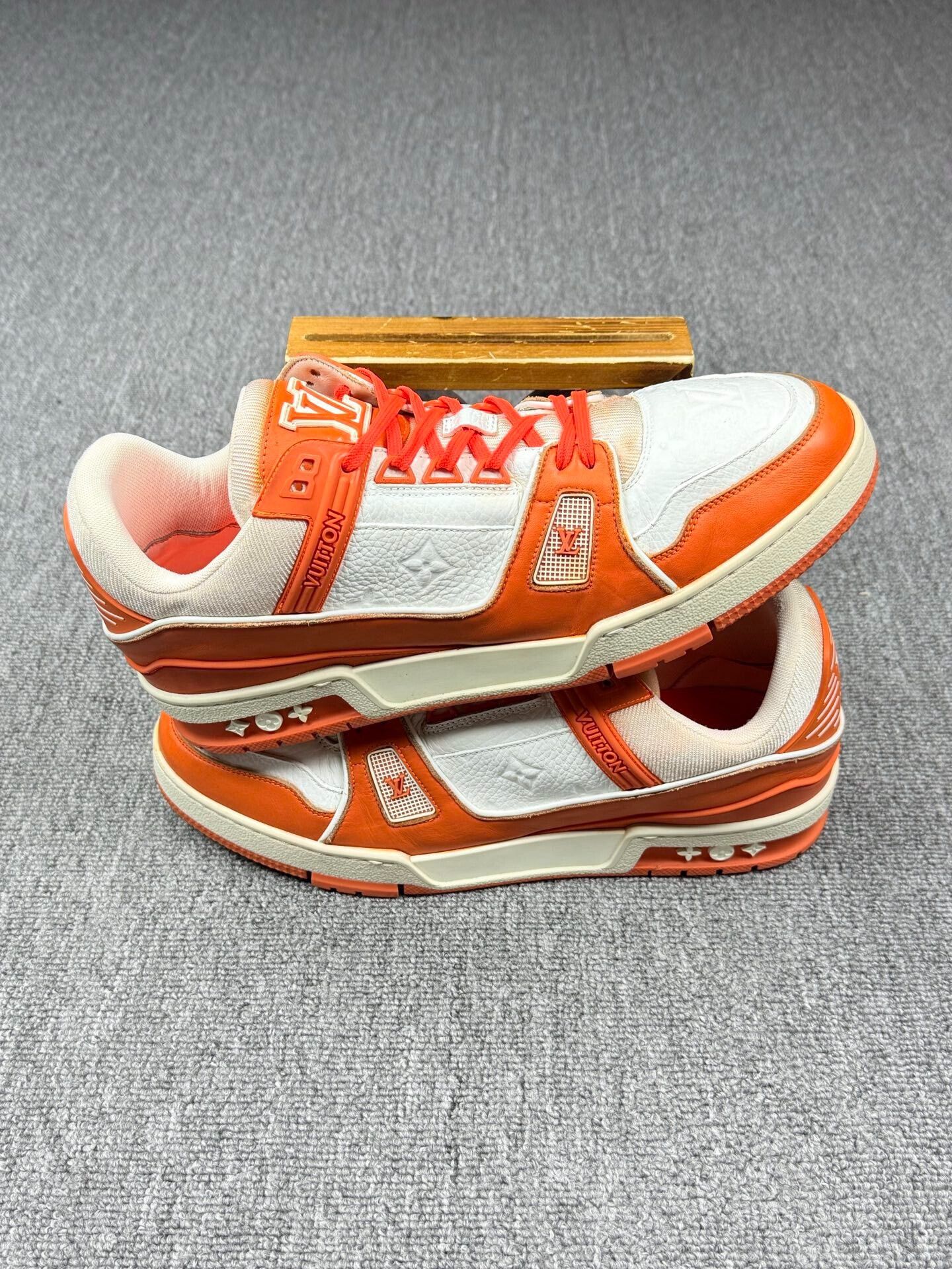 Louis Vuitton Louis Vuitton Training White Lowtop Sneakers 10 Men Size US 10 / EU 43 - 2 Thumbnail