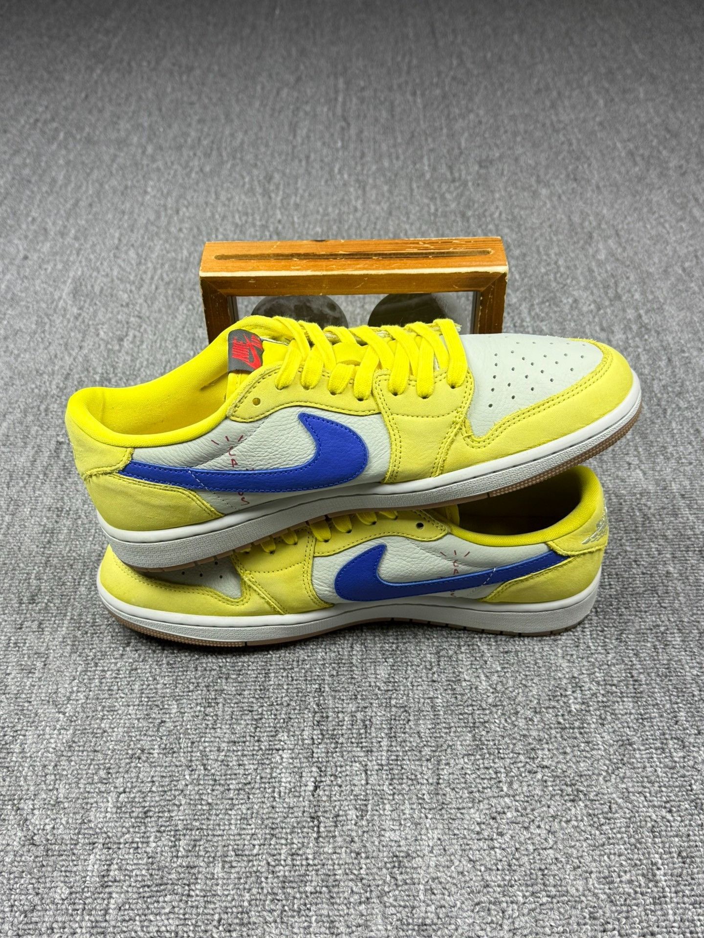 Nike Nike AJ1 Gold Lowtop Sneakers 11 Men Size US 11 / EU 44 - 3 Thumbnail