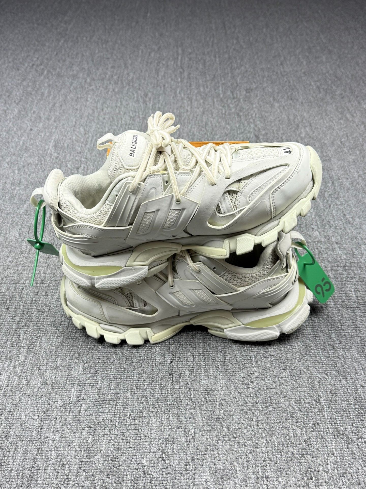 Balenciaga Balenciaga White Lowtop Sneakers 8 Men Size US 8 / EU 41 - 3 Thumbnail
