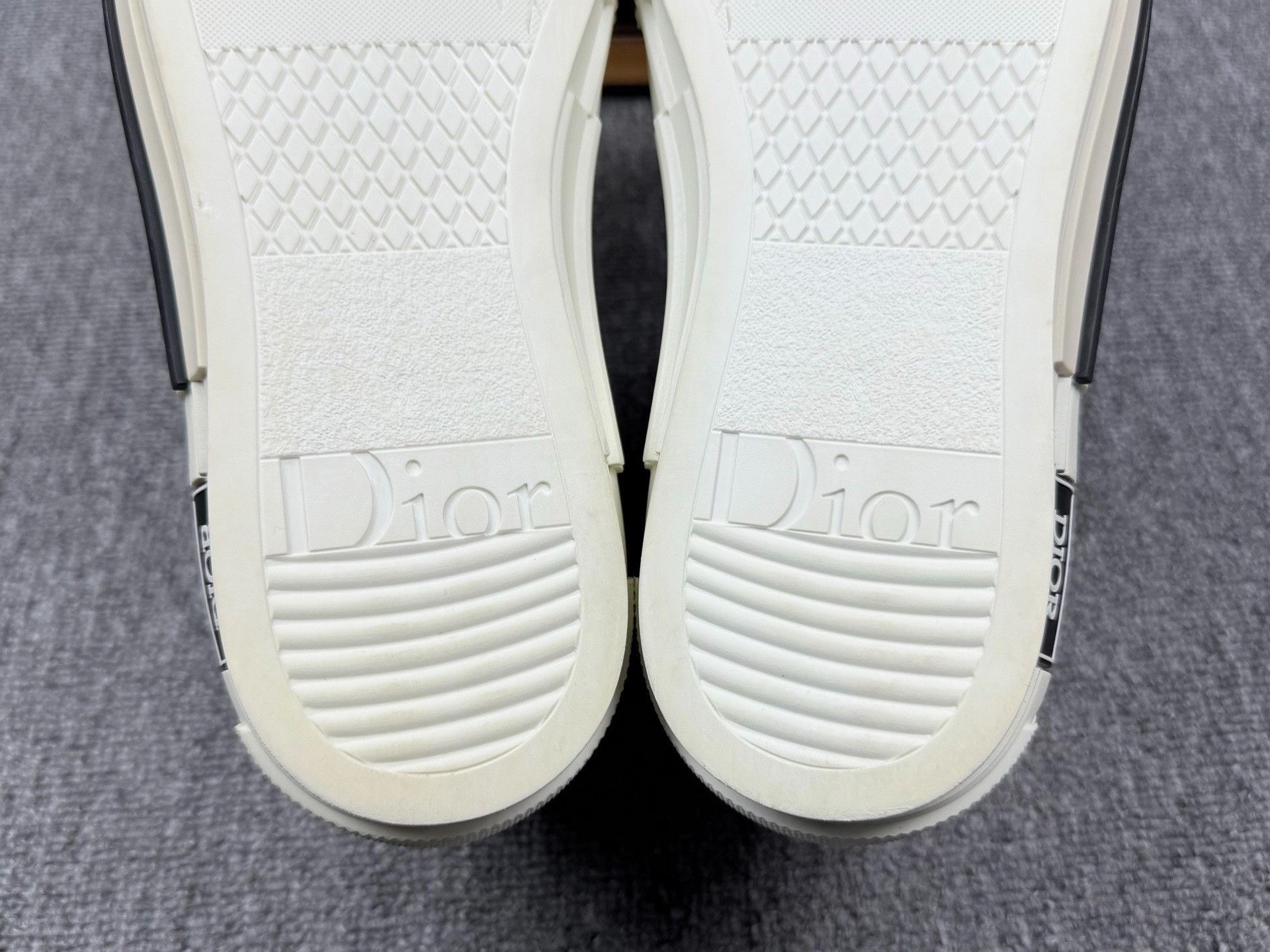 Dior Dior Black Hitop Sneakers 9 Men Size US 9 / EU 42 - 8 Thumbnail