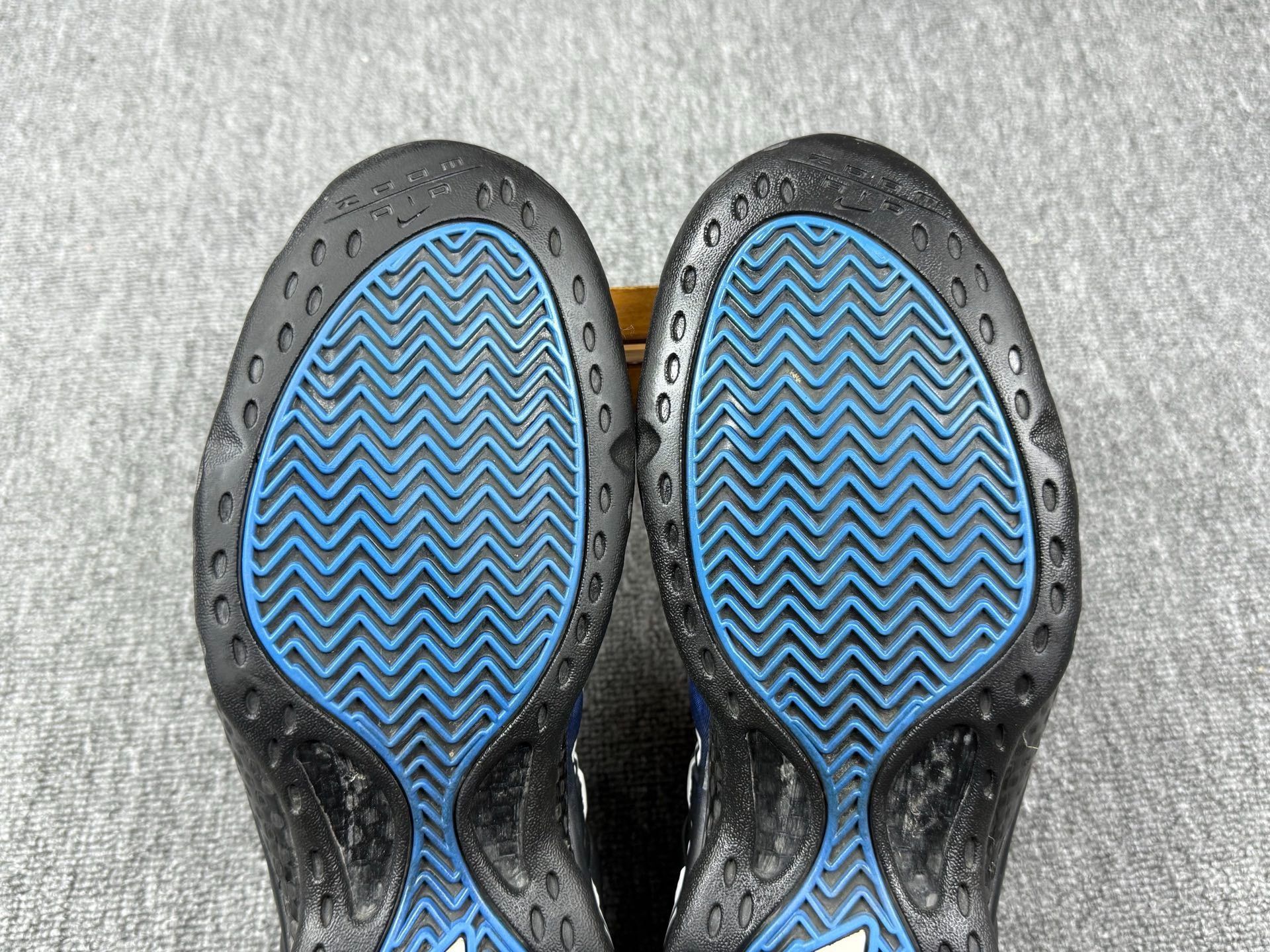 Nike Nike Blue Lowtop Sneakers 11 Men Size US 11 / EU 44 - 7 Thumbnail