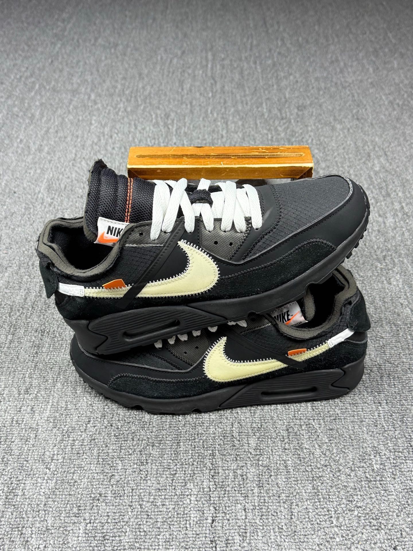 Nike Nike MAX90 Black Lowtop Sneakers 9 Men Size US 9 / EU 42 - 2 Thumbnail