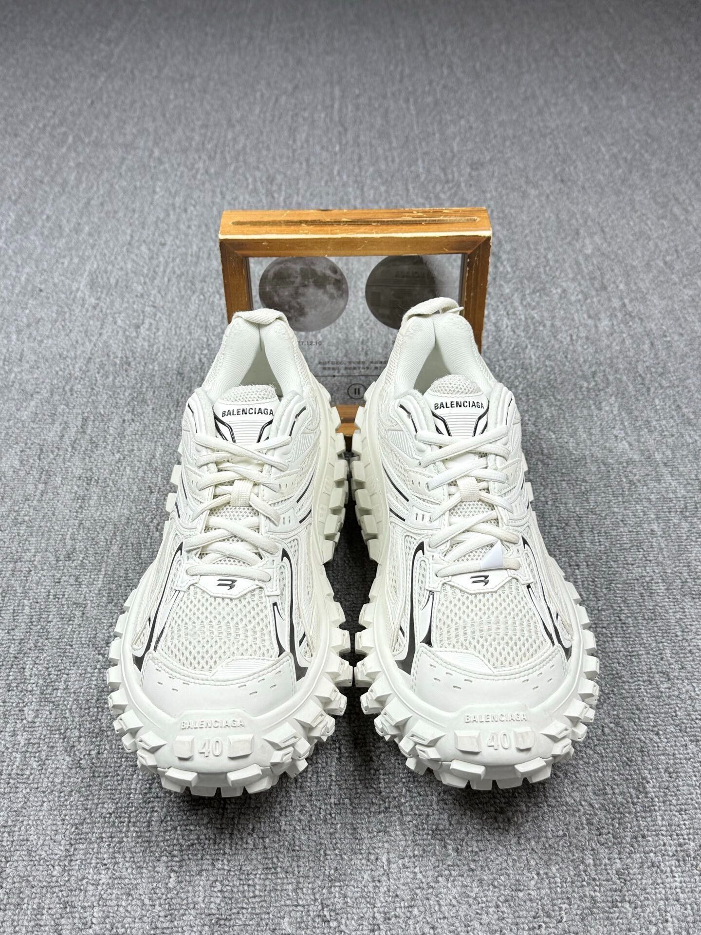 Balenciaga Balenciaga White Lowtop Sneakers 7 Men Size US 7 / EU 40 - 4 Thumbnail
