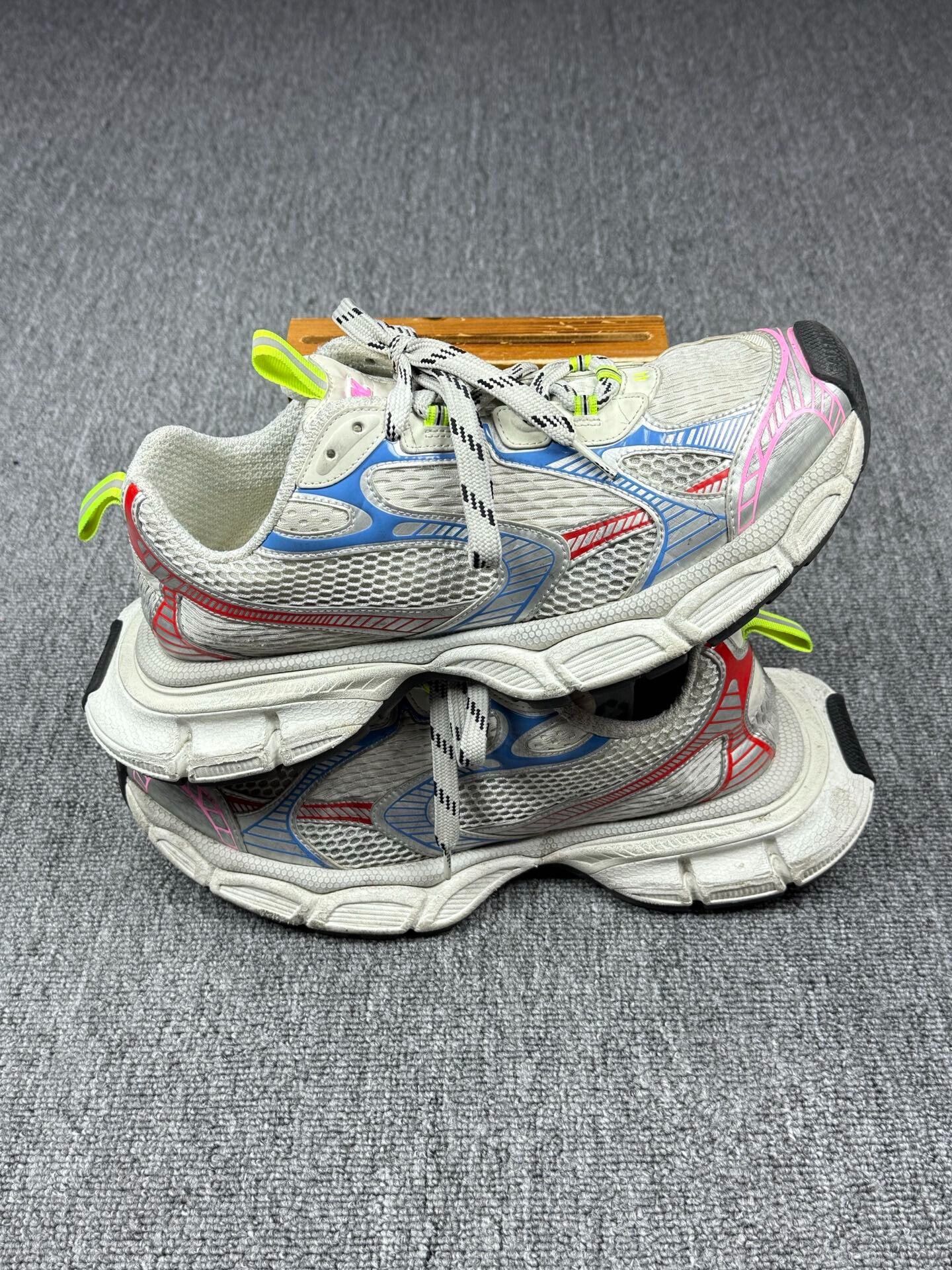 Balenciaga Balenciaga Rainbow Multi Lowtop Sneakers 11 Men Size US 11 / EU 44 - 2 Thumbnail