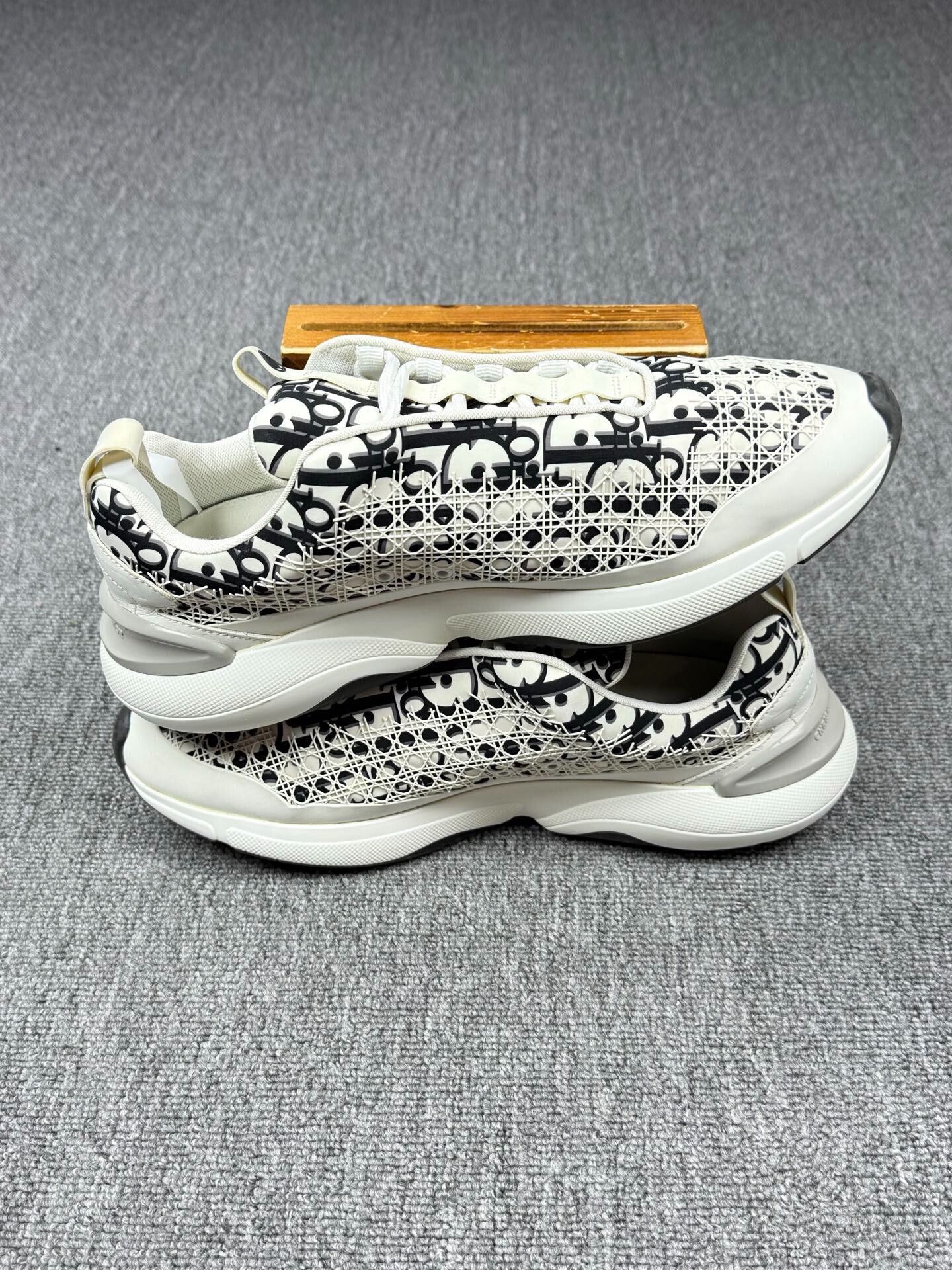 Dior Dior White Lowtop Sneakers 11 Men Size US 11 / EU 44 - 3 Thumbnail