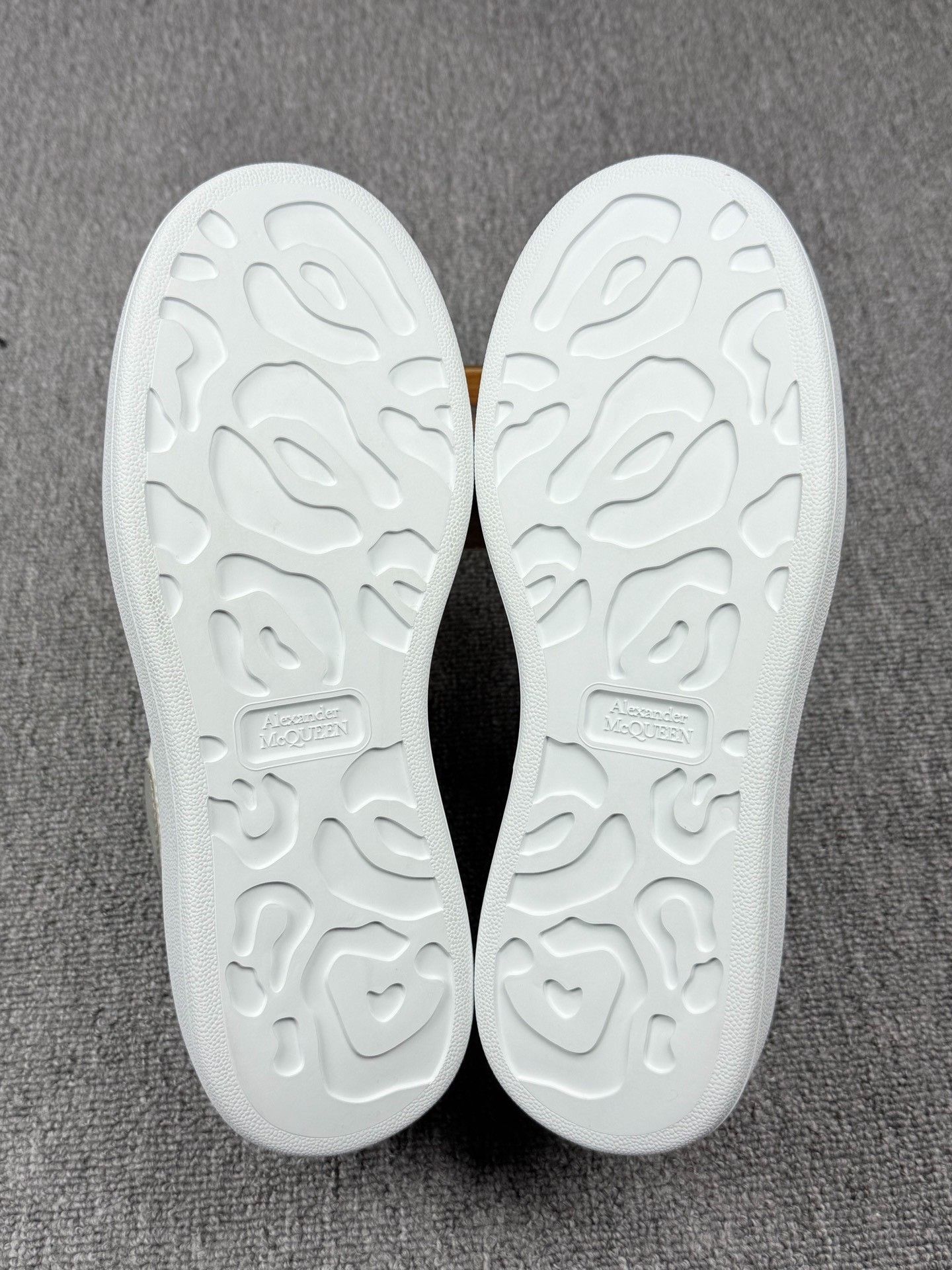 Alexander McQueen Alexander McQueen Multi Lowtop Sneakers 7 Men Size US 7 / EU 40 - 6 Thumbnail
