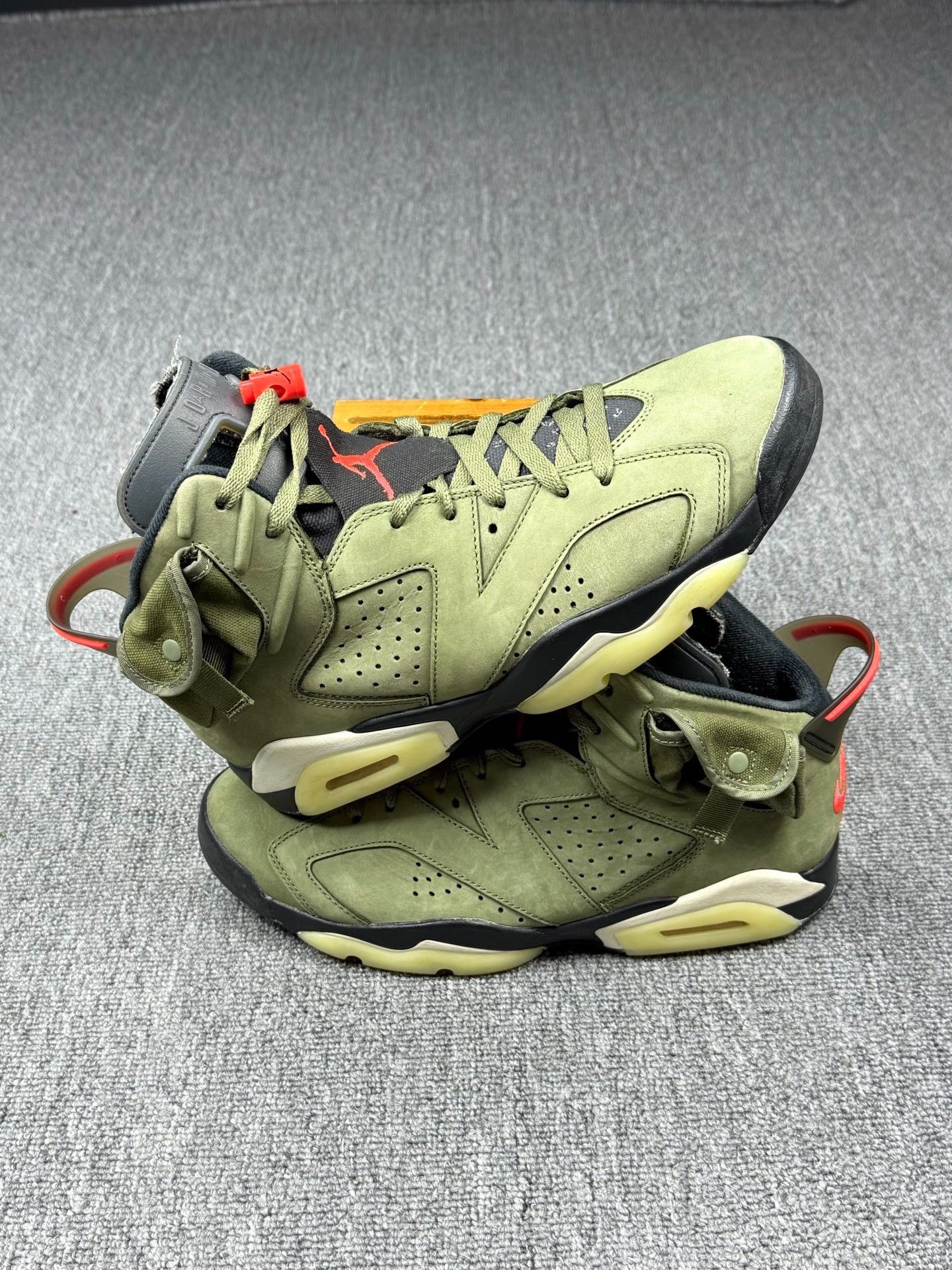 Nike Nike AJ6 Green Lowtop Sneakers 11 Men Size US 11 / EU 44 - 2 Thumbnail