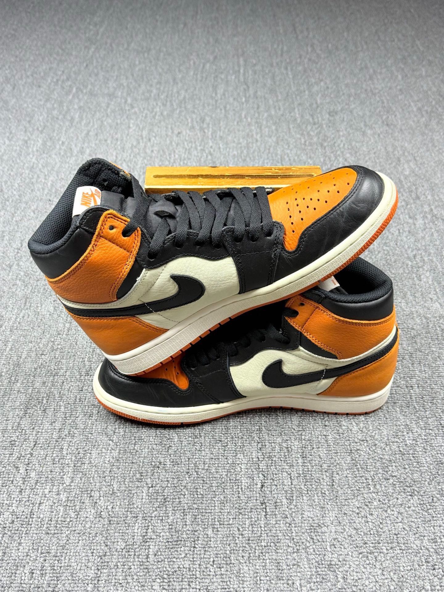 Nike Nike AJ1 Black Lowtop Sneakers 11 Men Size US 11 / EU 44 - 3 Thumbnail
