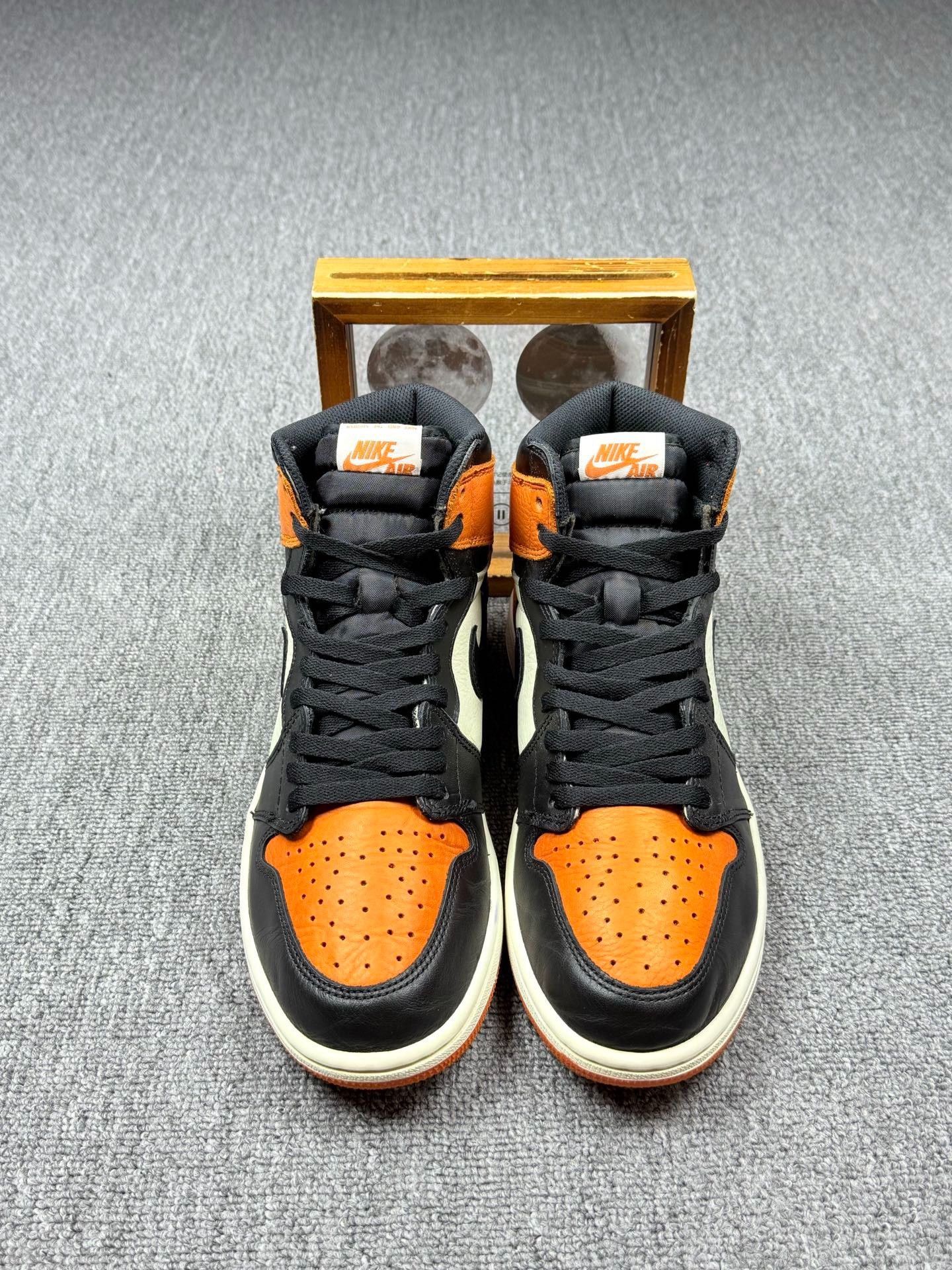 Nike Nike AJ1 Black Lowtop Sneakers 11 Men Size US 11 / EU 44 - 4 Thumbnail