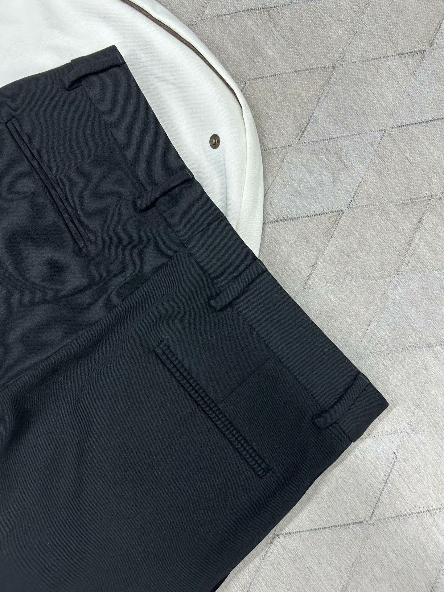 Louis Vuitton LV Metal Logo Wool Trousers Size US 28 / EU 44 - 4 Thumbnail