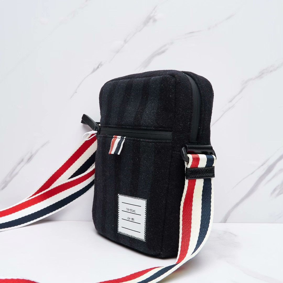 Thom Browne Thom Browne Men's Classic Melton Shoulder Bag Size ONE SIZE - 4 Thumbnail