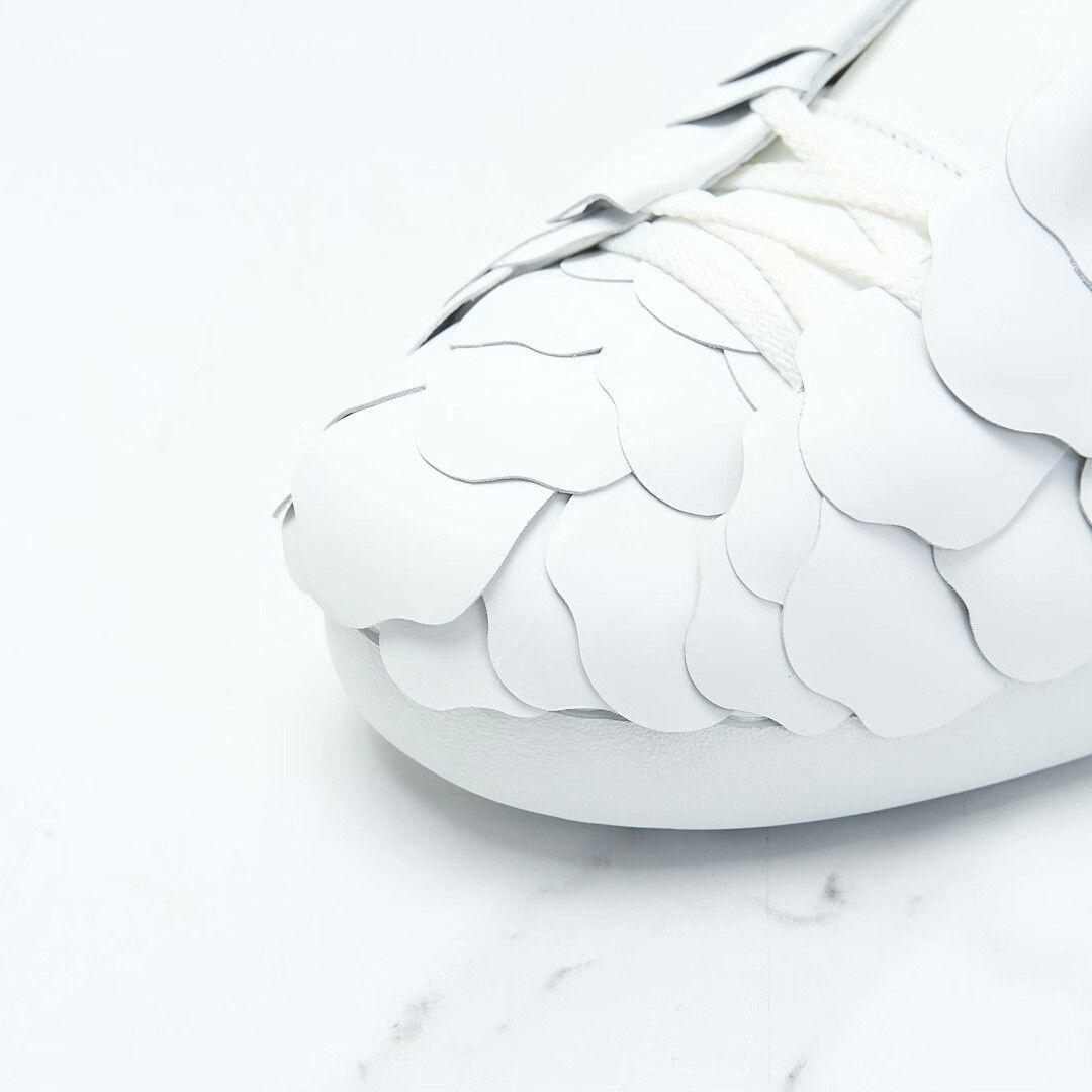 Valentino Valentino Men's 3D Petal White Sneakers Size US 7 / EU 40 - 5 Thumbnail