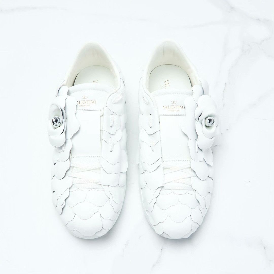 Valentino Valentino Men's 3D Petal White Sneakers Size US 7 / EU 40 - 4 Thumbnail