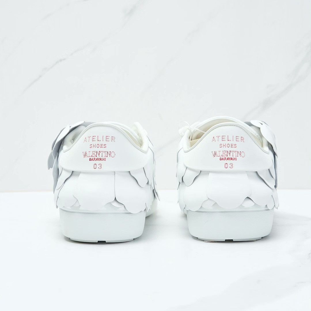 Valentino Valentino Men's 3D Petal White Sneakers Size US 7 / EU 40 - 8 Thumbnail