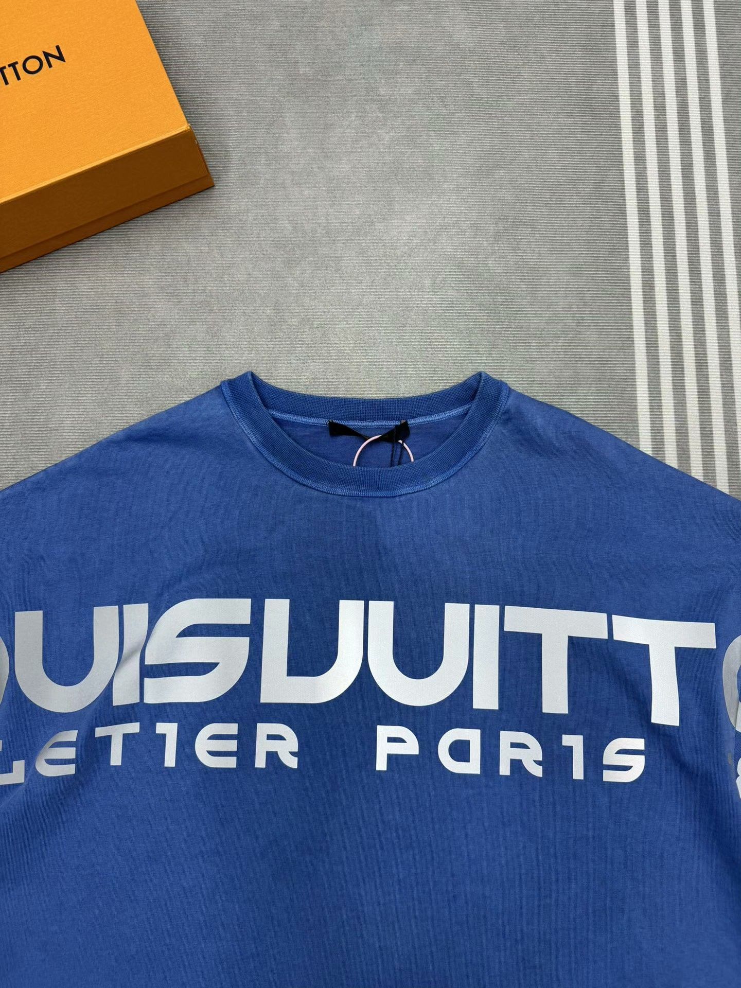 Louis Vuitton LV Oversized Loose T-Shirt Size US M / EU 48-50 / 2 - 2 Thumbnail