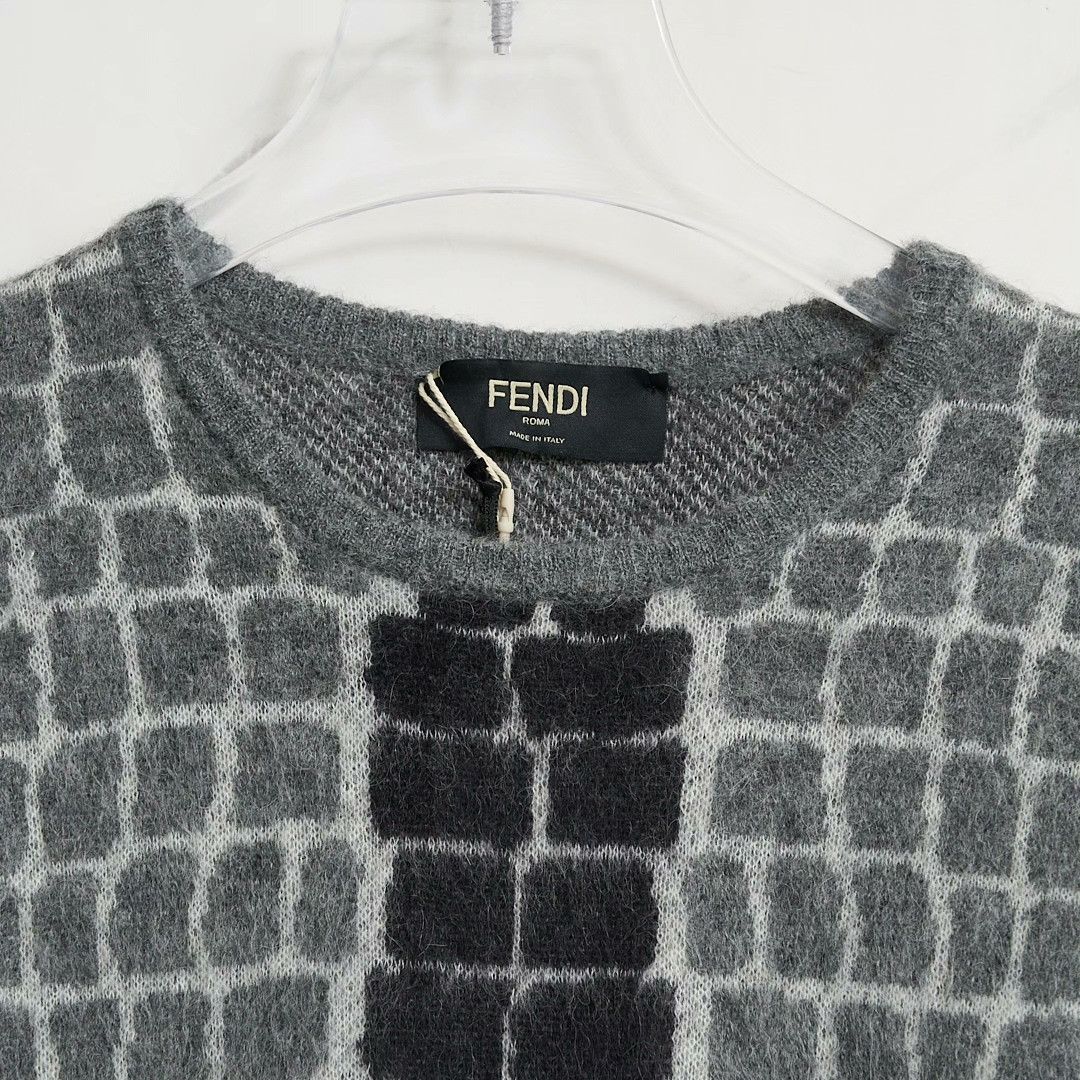 Fendi Fendi Men's Checkered Colorblock Crewneck Sweater Size US S / EU 44-46 / 1 - 2 Thumbnail