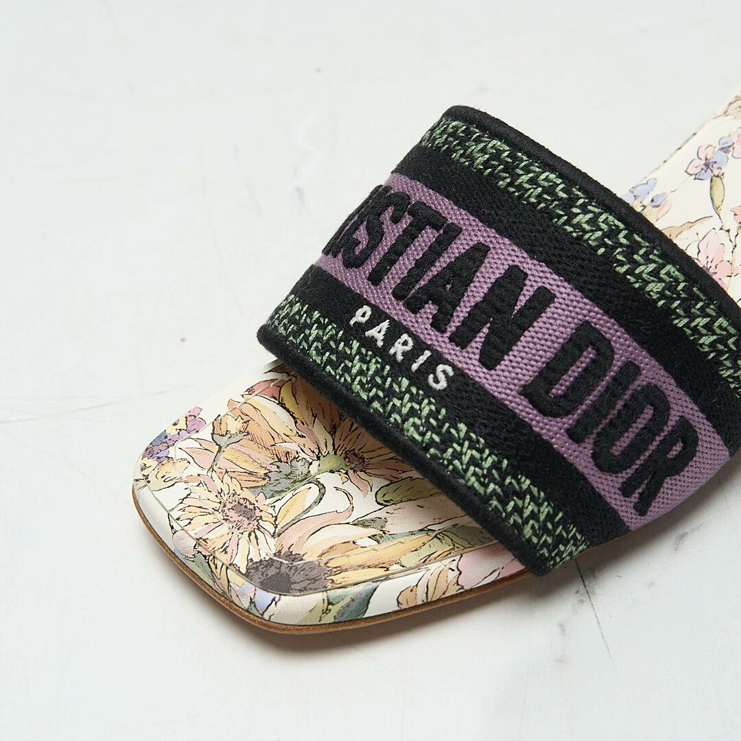 Dior Dior Women's Dway Floral Embroidered Sandals Size US 4 / IT 34 - 5 Thumbnail