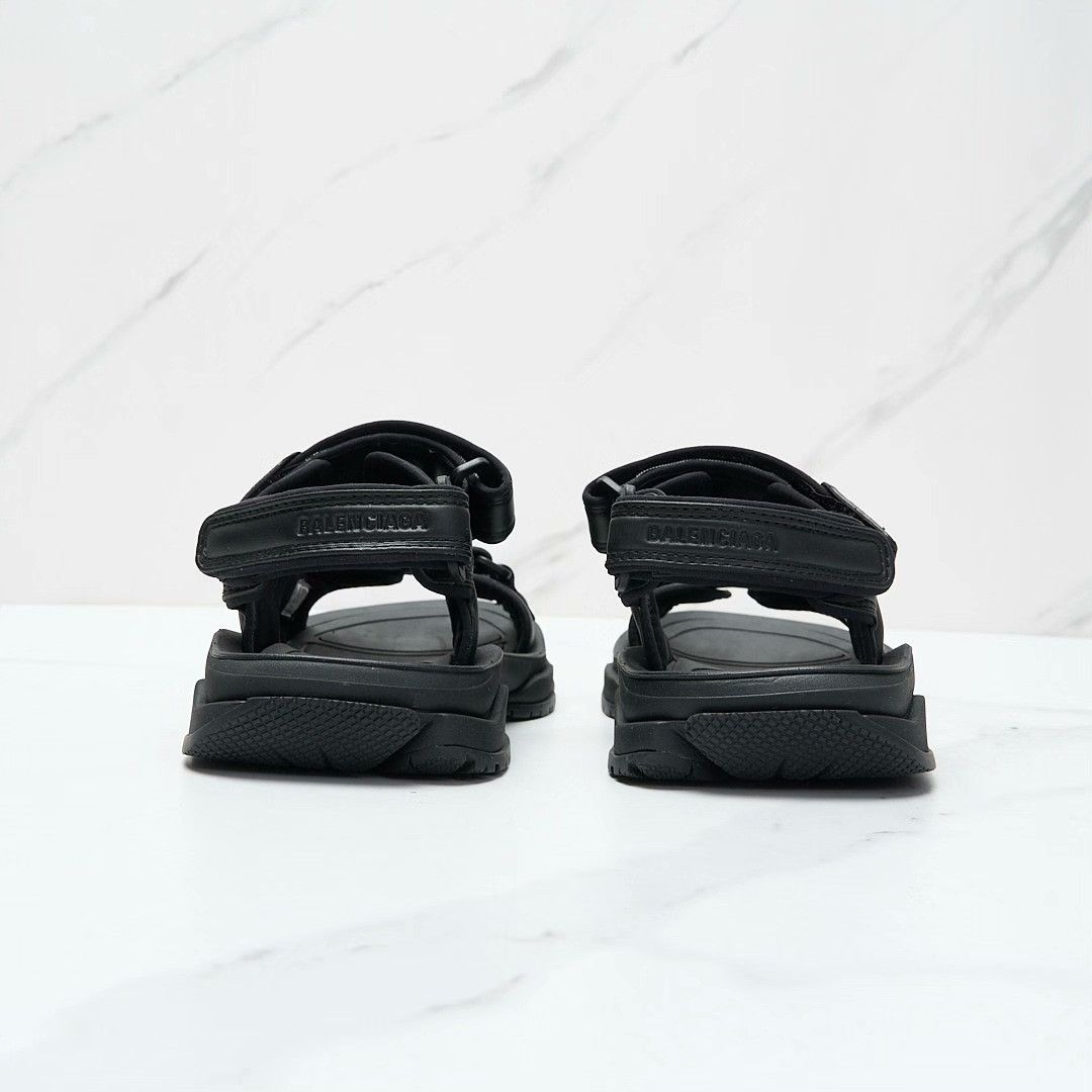 Balenciaga Balenciaga Women's Embossed Beach Sandals Size US 7 / IT 37 - 6 Thumbnail