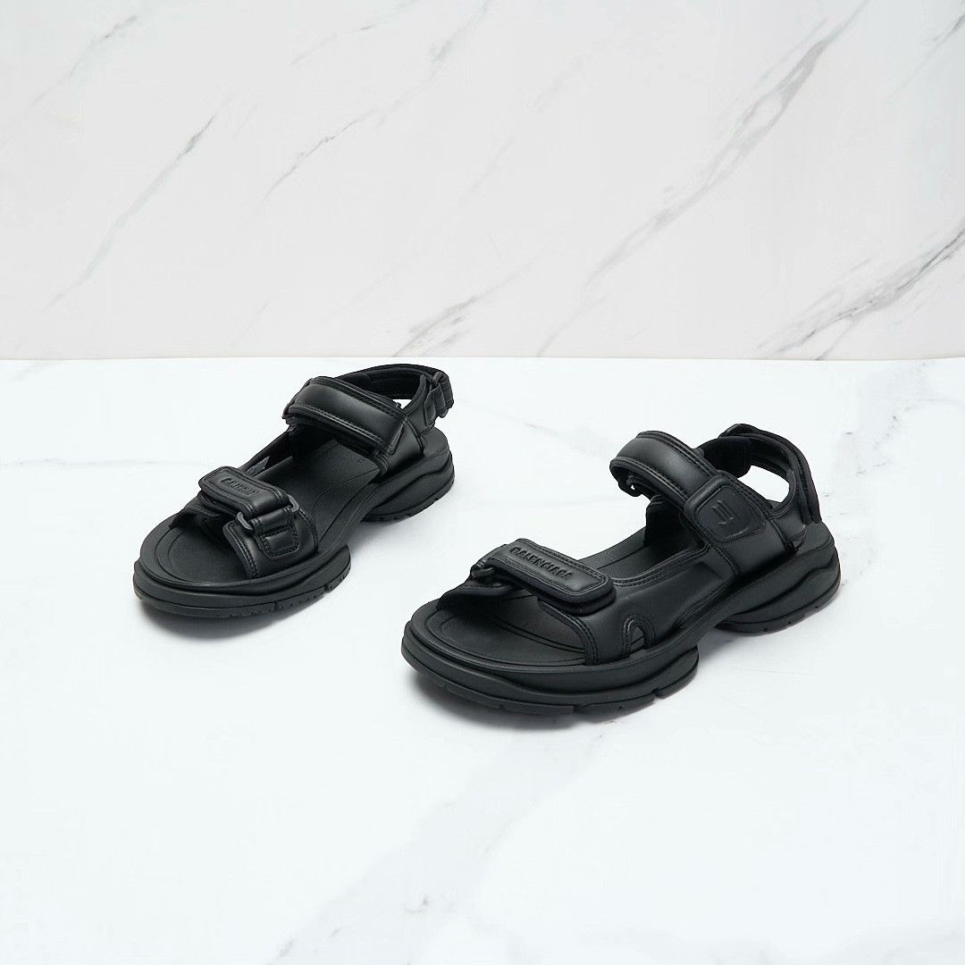 Balenciaga Balenciaga Women's Embossed Beach Sandals Size US 7 / IT 37 - 3 Thumbnail