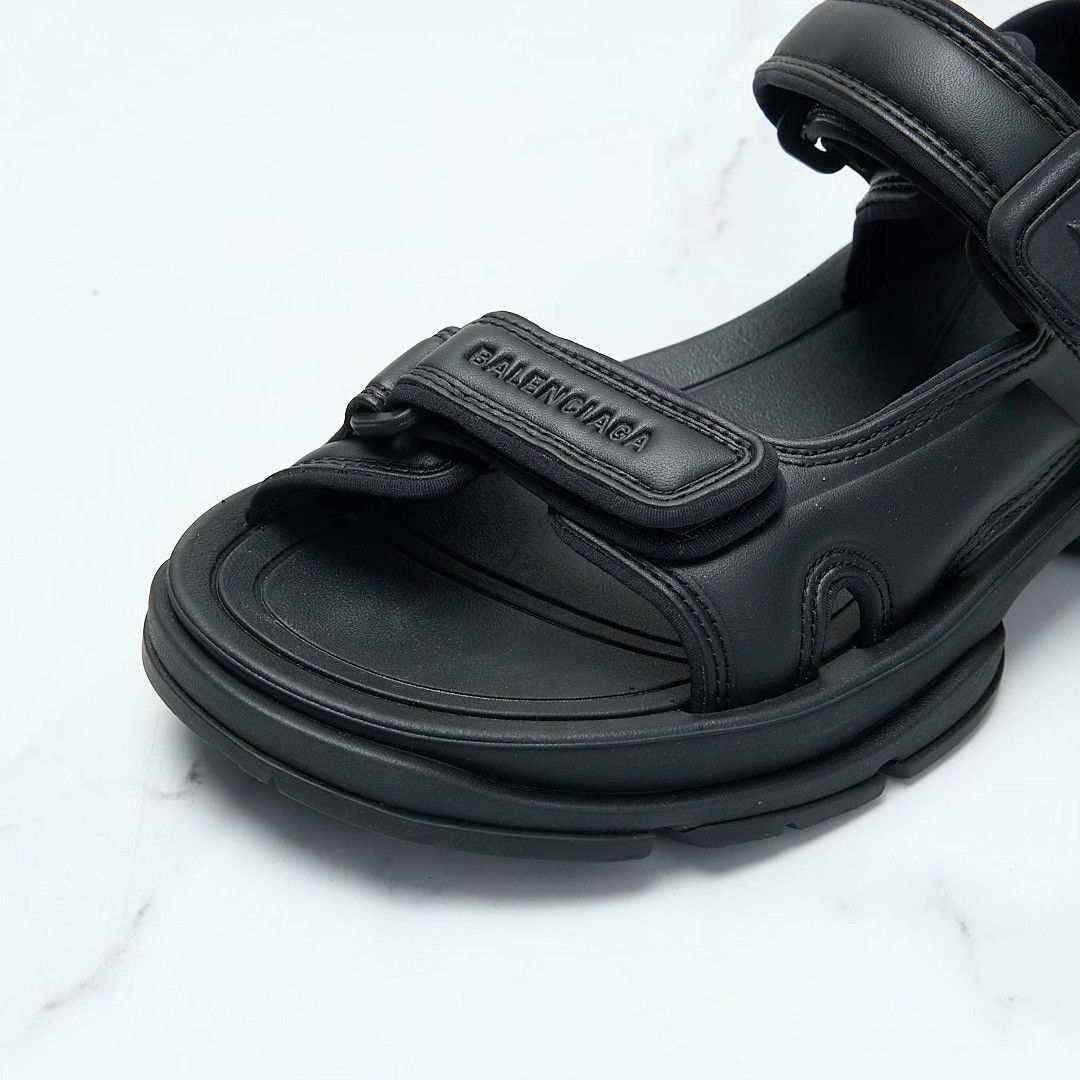 Balenciaga Balenciaga Women's Embossed Beach Sandals Size US 7 / IT 37 - 5 Thumbnail