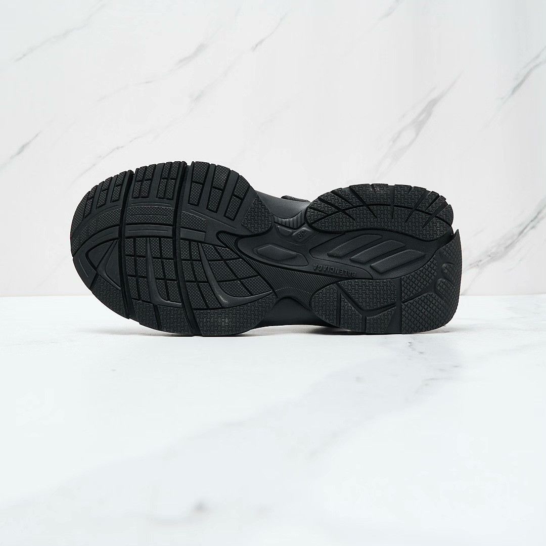 Balenciaga Balenciaga Women's Embossed Beach Sandals Size US 7 / IT 37 - 7 Thumbnail