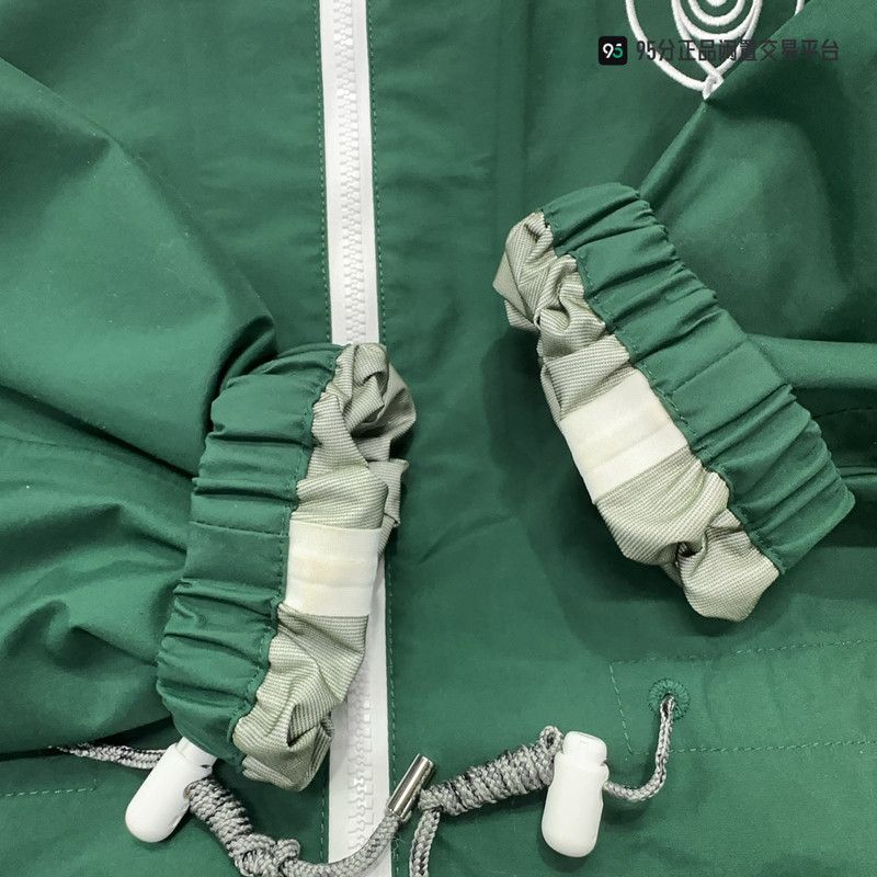 Loewe LOEWE Men's Solid Green Hooded Mid-Length Windbreaker Size US S / EU 44-46 / 1 - 4 Thumbnail