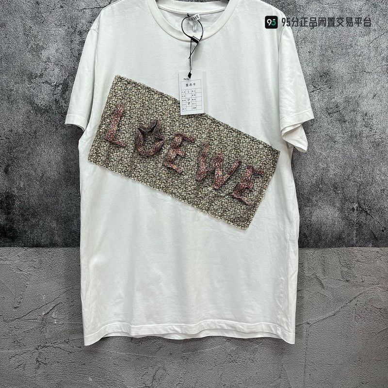Loewe LOEWE Solid Logo Patch Casual Short Sleeve T-Shirt Size US S / EU 44-46 / 1 - 4 Thumbnail