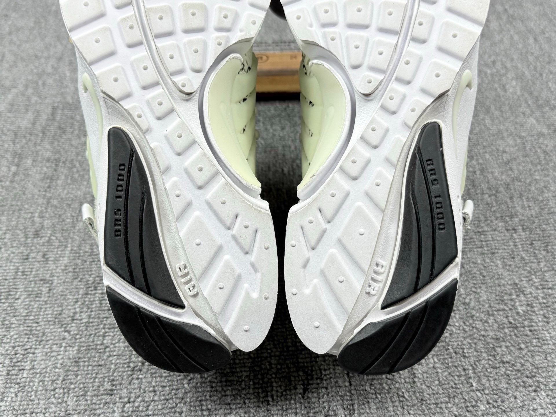 Nike Nike White Lowtop Sneakers 9 Men Size US 9 / EU 42 - 8 Thumbnail
